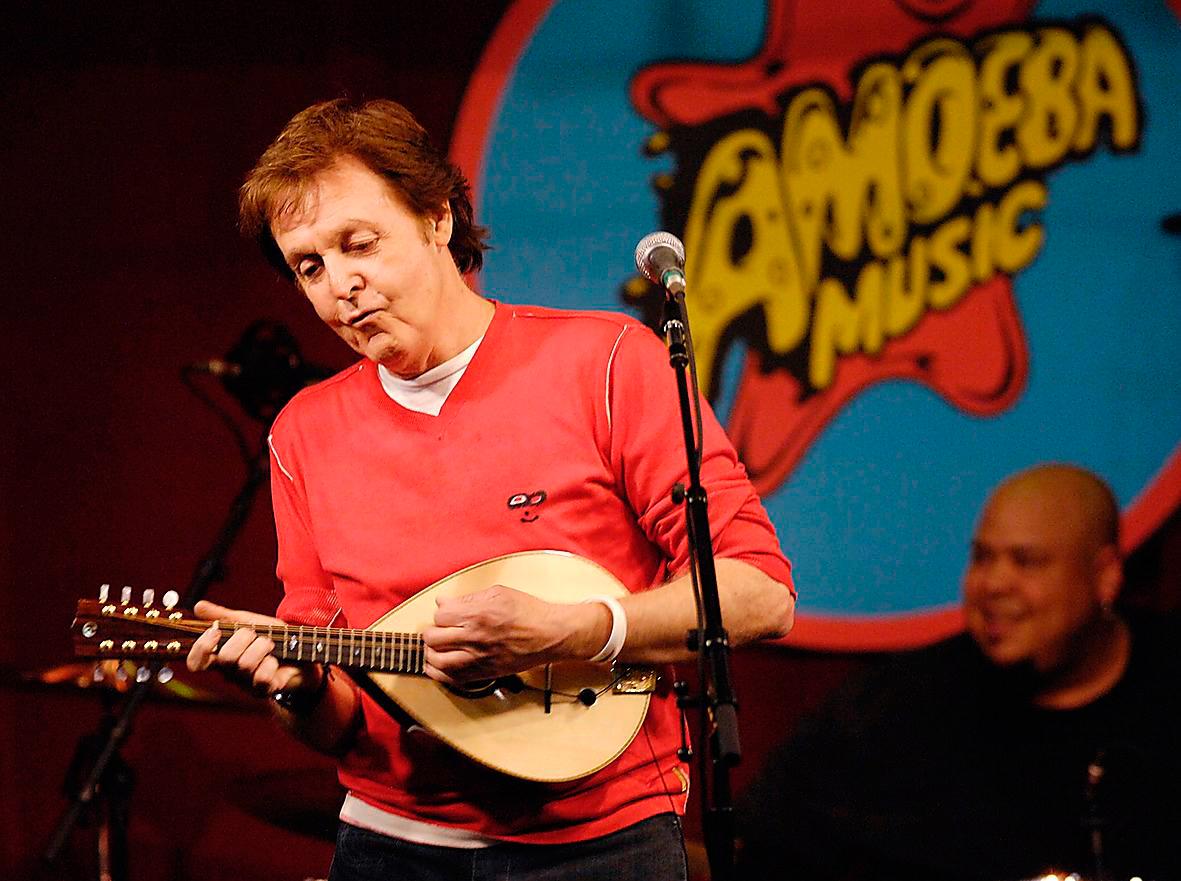 2007 uppträdde Paul McCartney i Amoeba Music i Los Angeles. Då var det fullpackat – men skivbutiken klarar av att fylla butiken utan honom också.