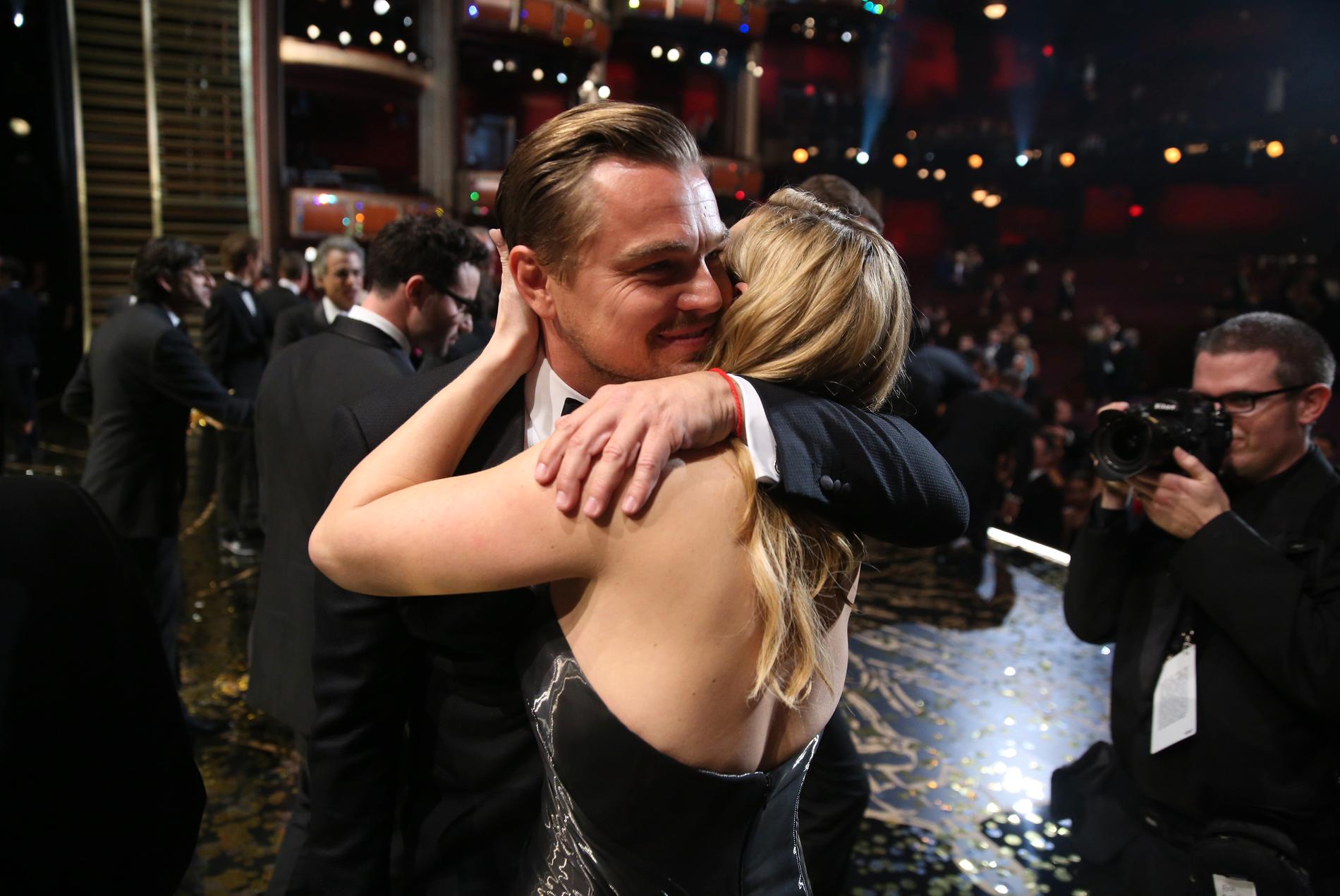 Ingen var gladare än Kate Winslet över att Leo äntligen plockade hem en egen guldgosse.