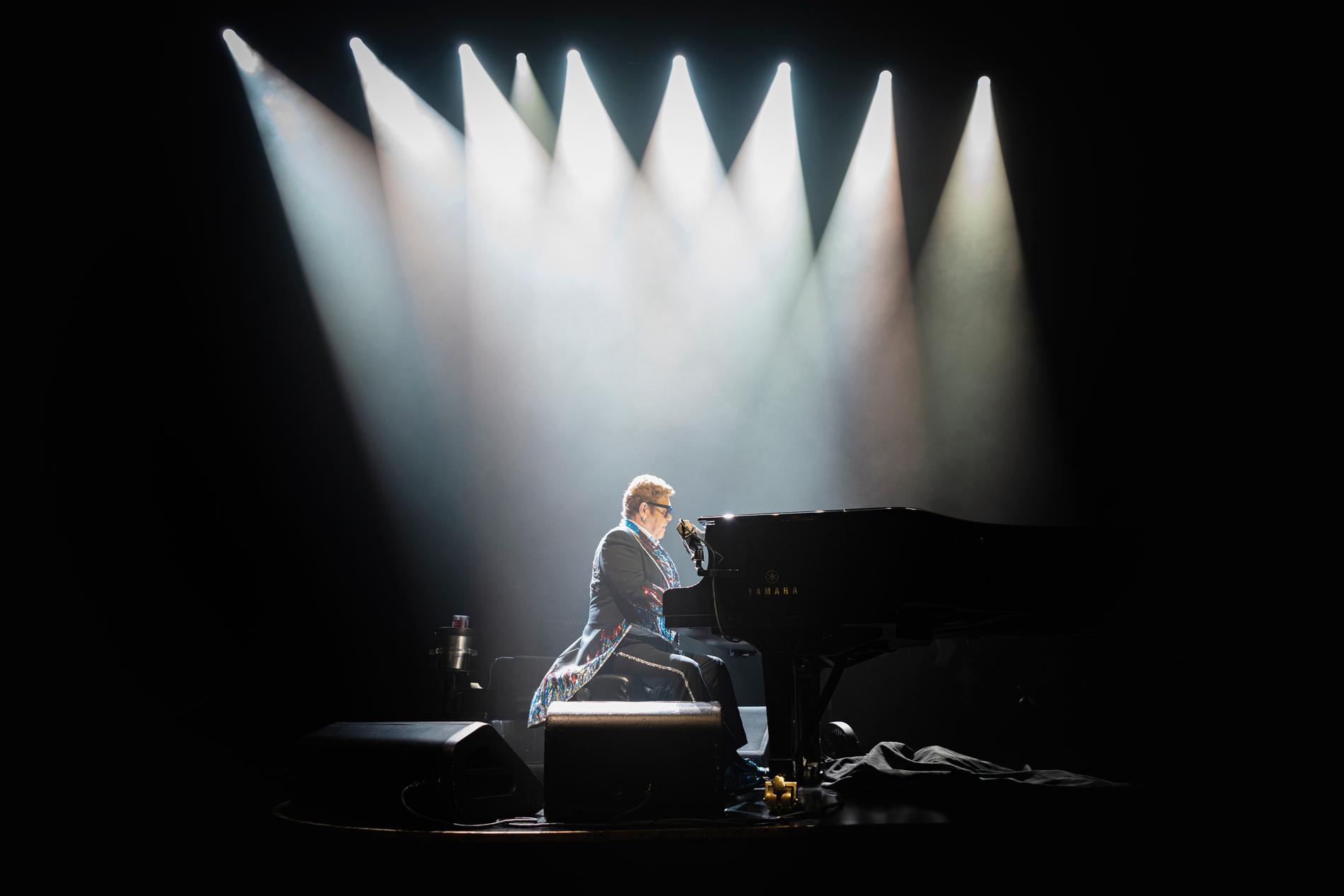 Elton John visar hur man säger adjö till sin publik med stil på Scandinavium i Göteborg.