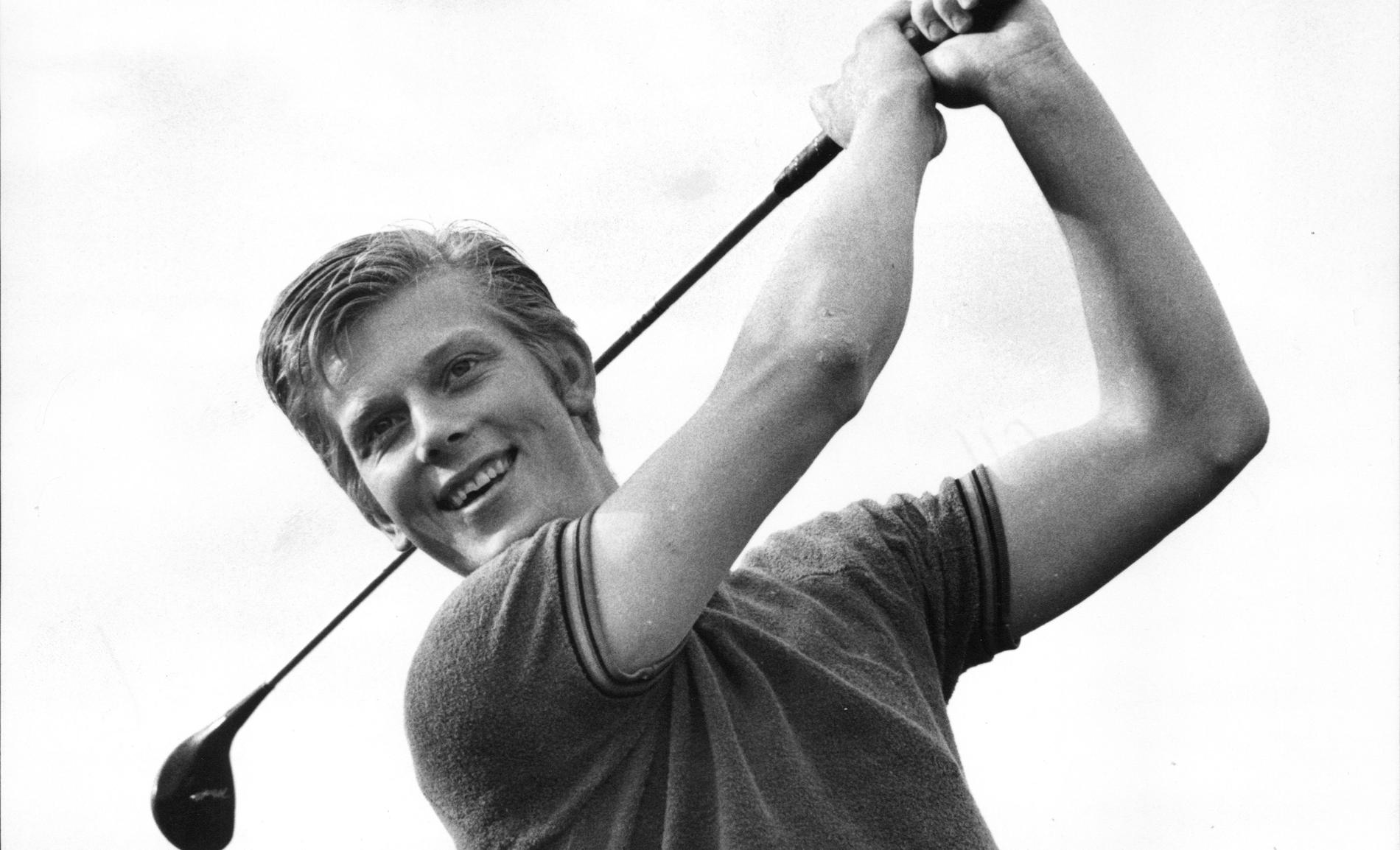 Wille Löfqvist var även professionell golfare. Här spelar han golf 1969.