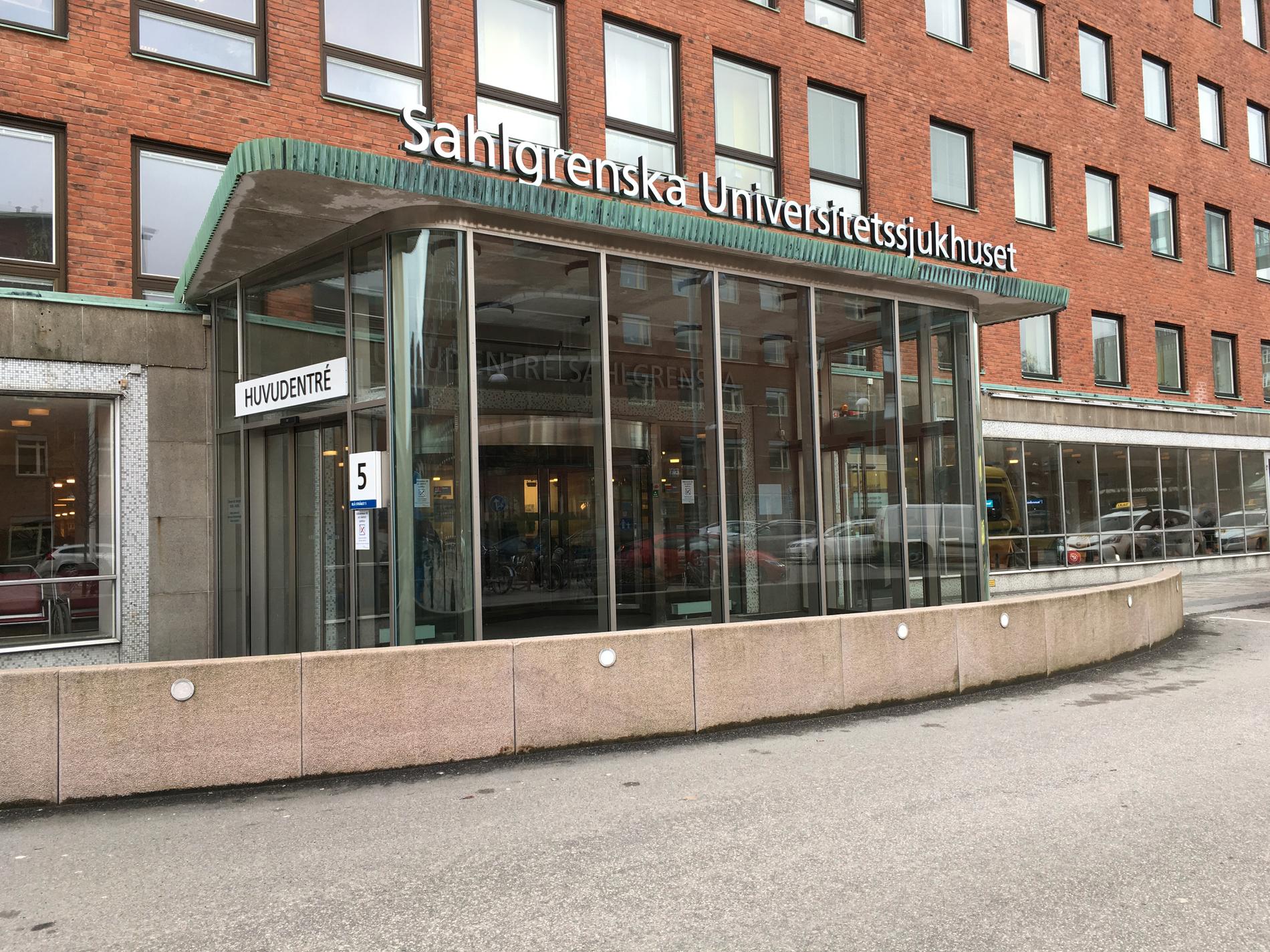En man har förts till Sahlgrenska universitetssjukhuset med allvarliga skador efter att ha fallit från en stege. Arkivbild.