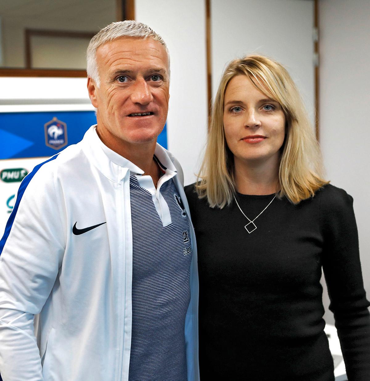 Johanna Frändén vid en intervju med Frankrikes förbundskapten Didier Deschamps i fjol.