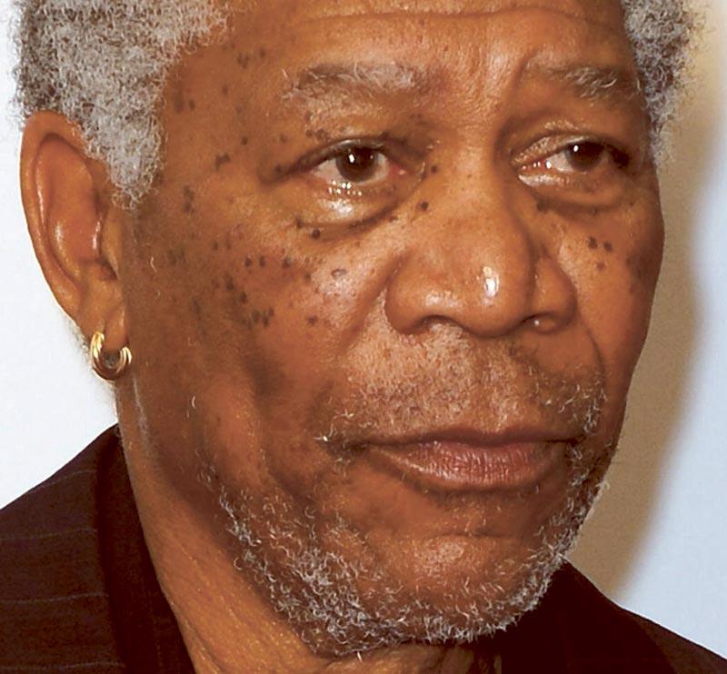 Både frun och älskarinnan dumpade skådespelaren Morgan Freeman efter avslöjandet.