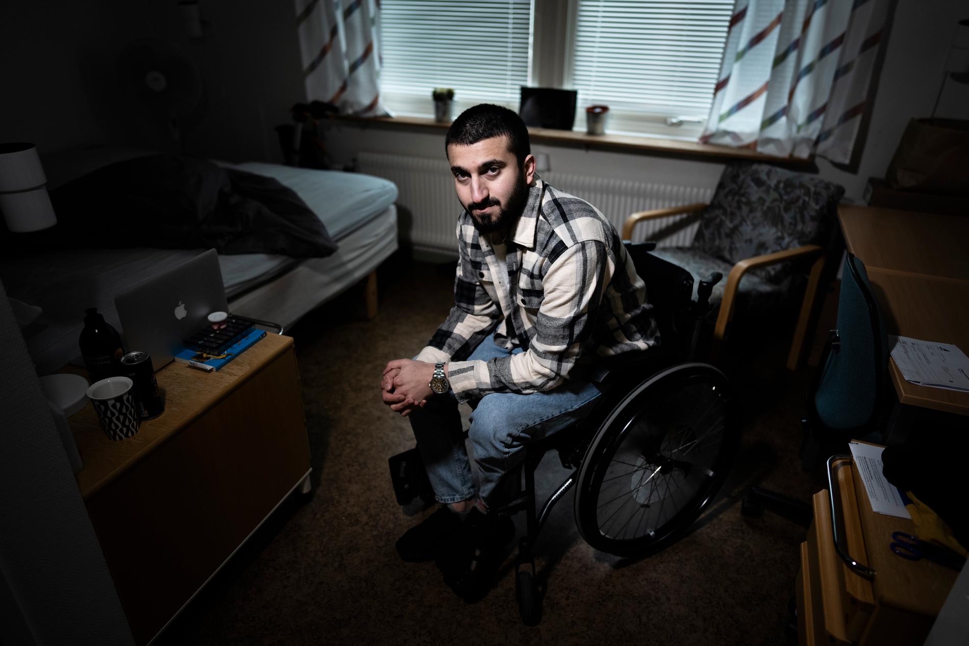 Naji Taha utsattes för en TikTok-utmaning som slutade med att han skadades så illa att hans ena ben är förlamat.