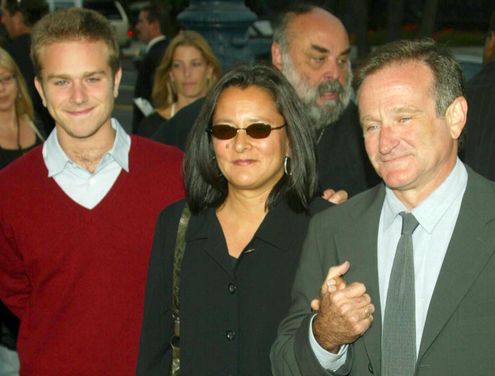 Zak Williams tillsammans med Marcia och Robin Williams 2002.