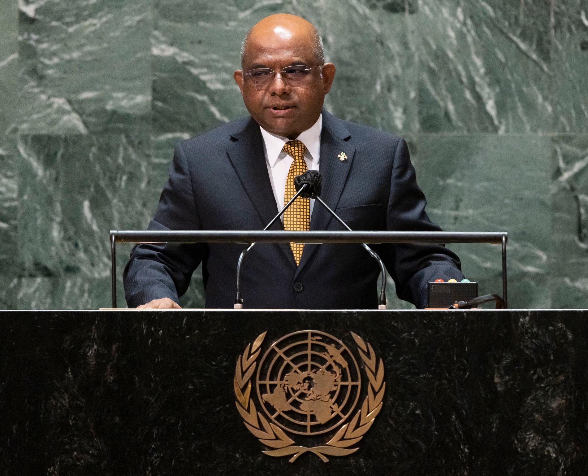 Abdulla Shahid, ordförande i FN:s generalförsamling, klubbade ett beslut om att anta en resolution som fördömer förnekande av Förintelsen.