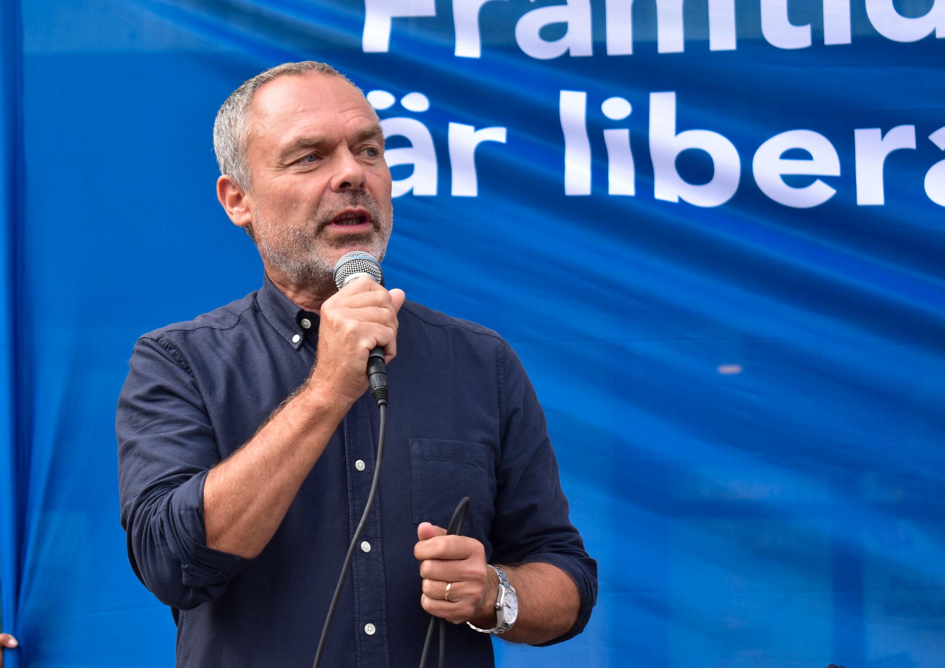 Liberalernas partiledare Jan Björklund valtalade på Sergels torg.