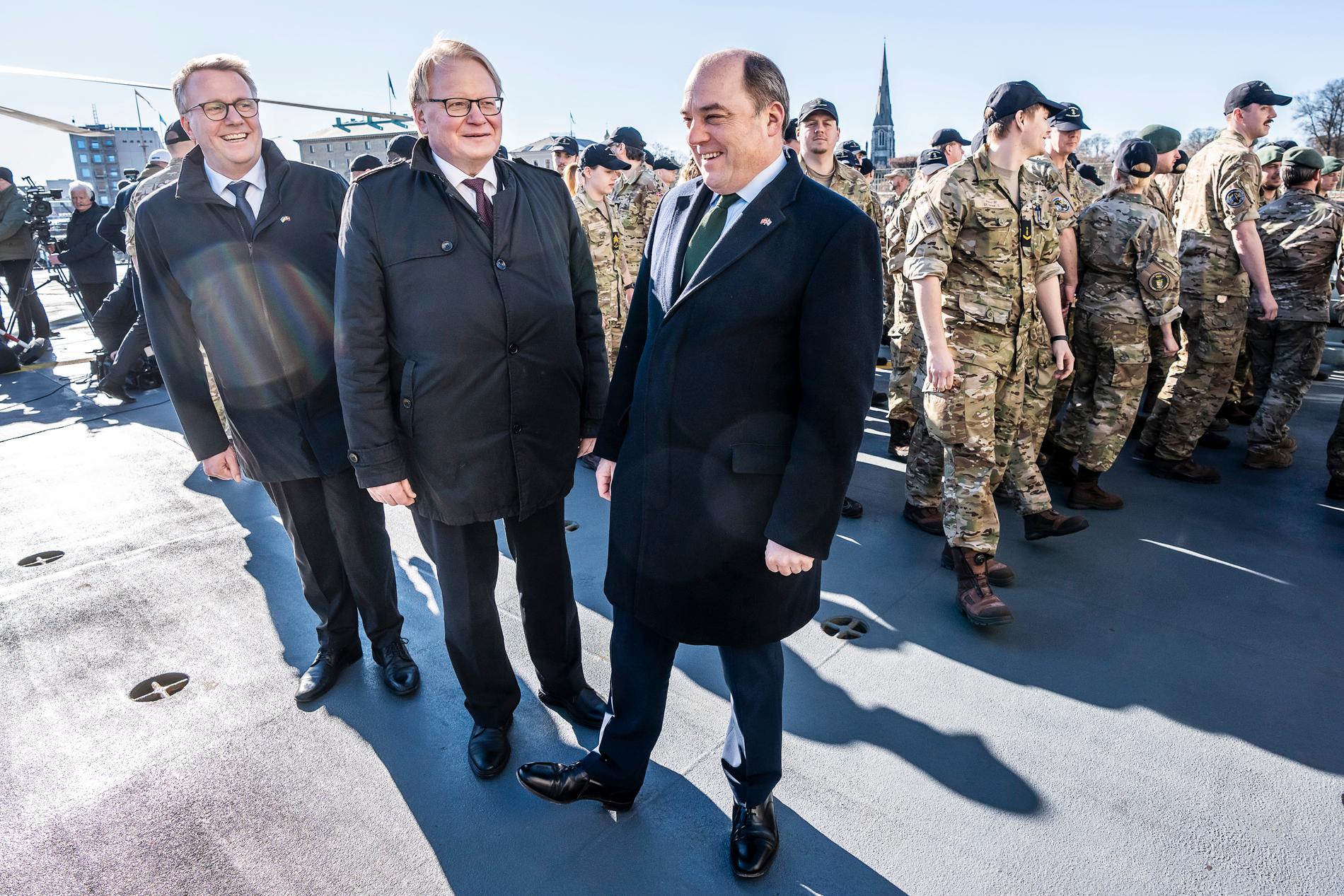 Sveriges försvarsminister Peter Hultqvist träffar den danska försvarsministern Morten Bødskov och Storbritanniens försvarsminister Ben Wallace.