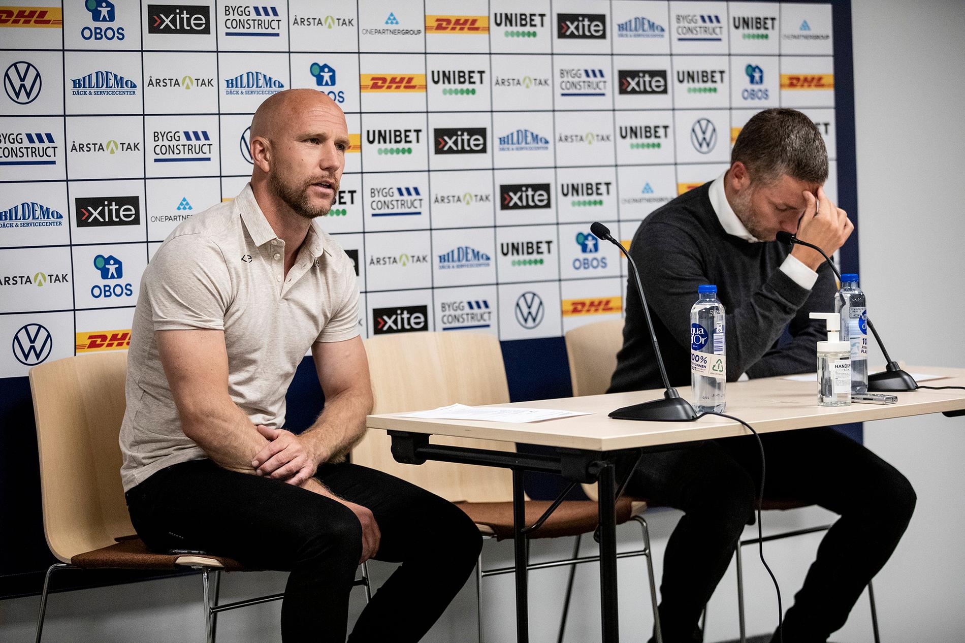 Henrik Rydström, Sirius tränare, och Axel Kjäll, Örebros tränare, efter matchen.