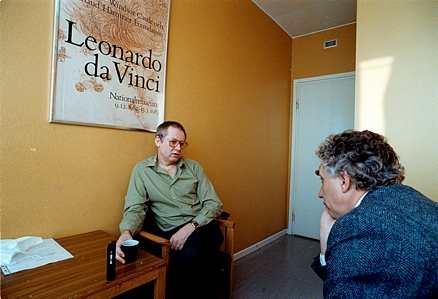 Lennart Håård besöker "Bombmannen" Lars Tingström i fängelset.