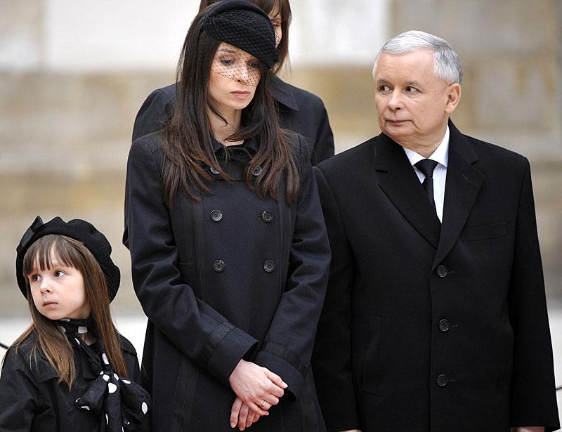 President Lech Kaczynskis dotterdotter Ewa, dottern Marta och tvillingbrodern Jaroslaw.