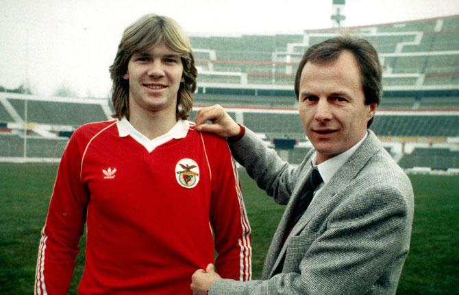 Svennis gjorde två sejourer i portugisiska storklubben Benfica. Här tillsammans med Glenn Strömberg.