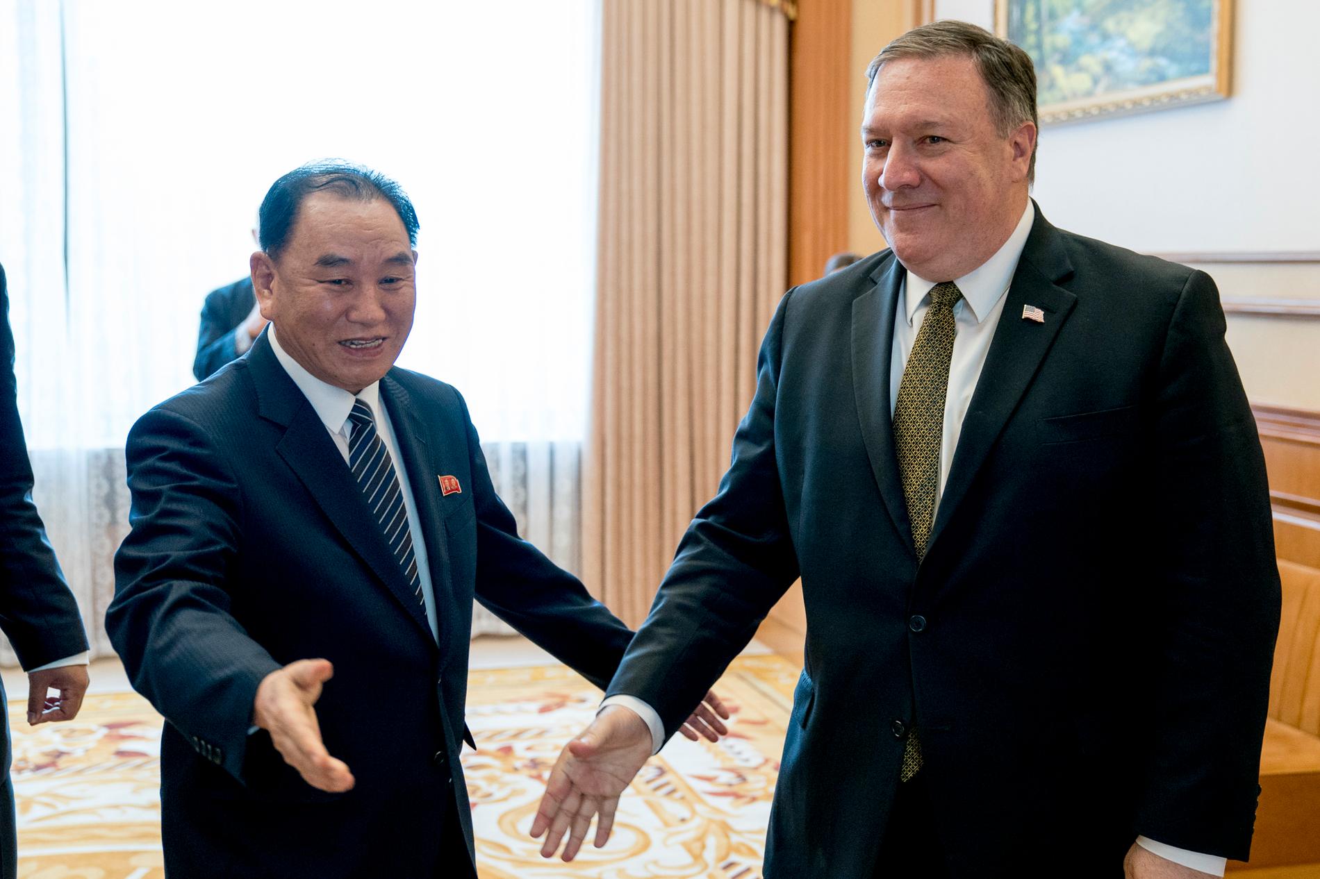 USA:s utrikesminister Mike Pompeo och den nordkoreanske politikern Kim Yong-Chol vid ett möte i Pyongyang i juli förra året.