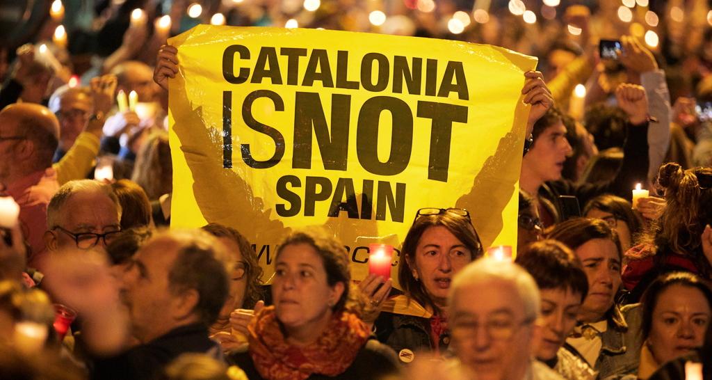 I Katalonien protesterar många mot Högsta domstolens beslut.