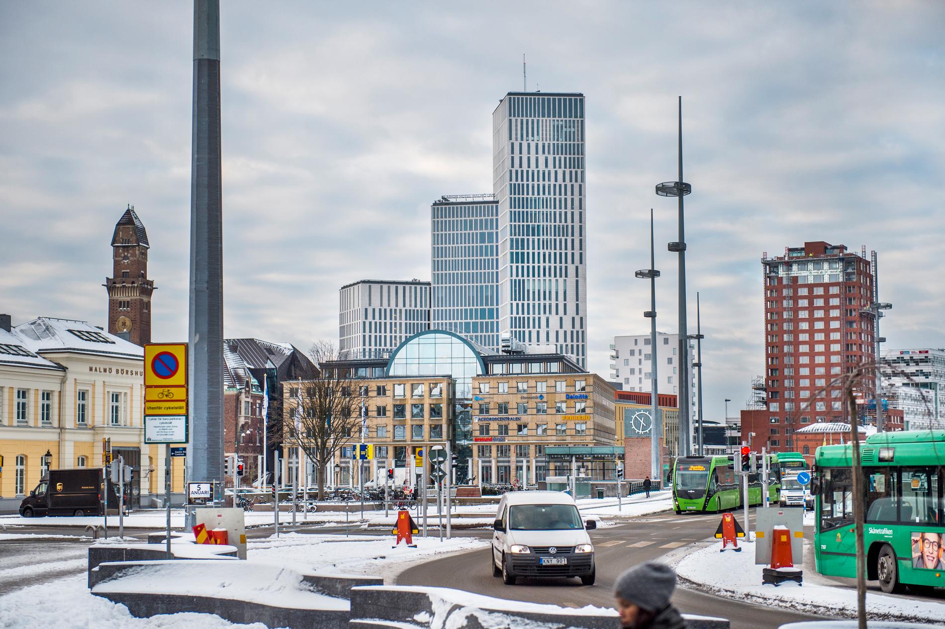 Området runt Malmö Live blandar nytt och gammalt.