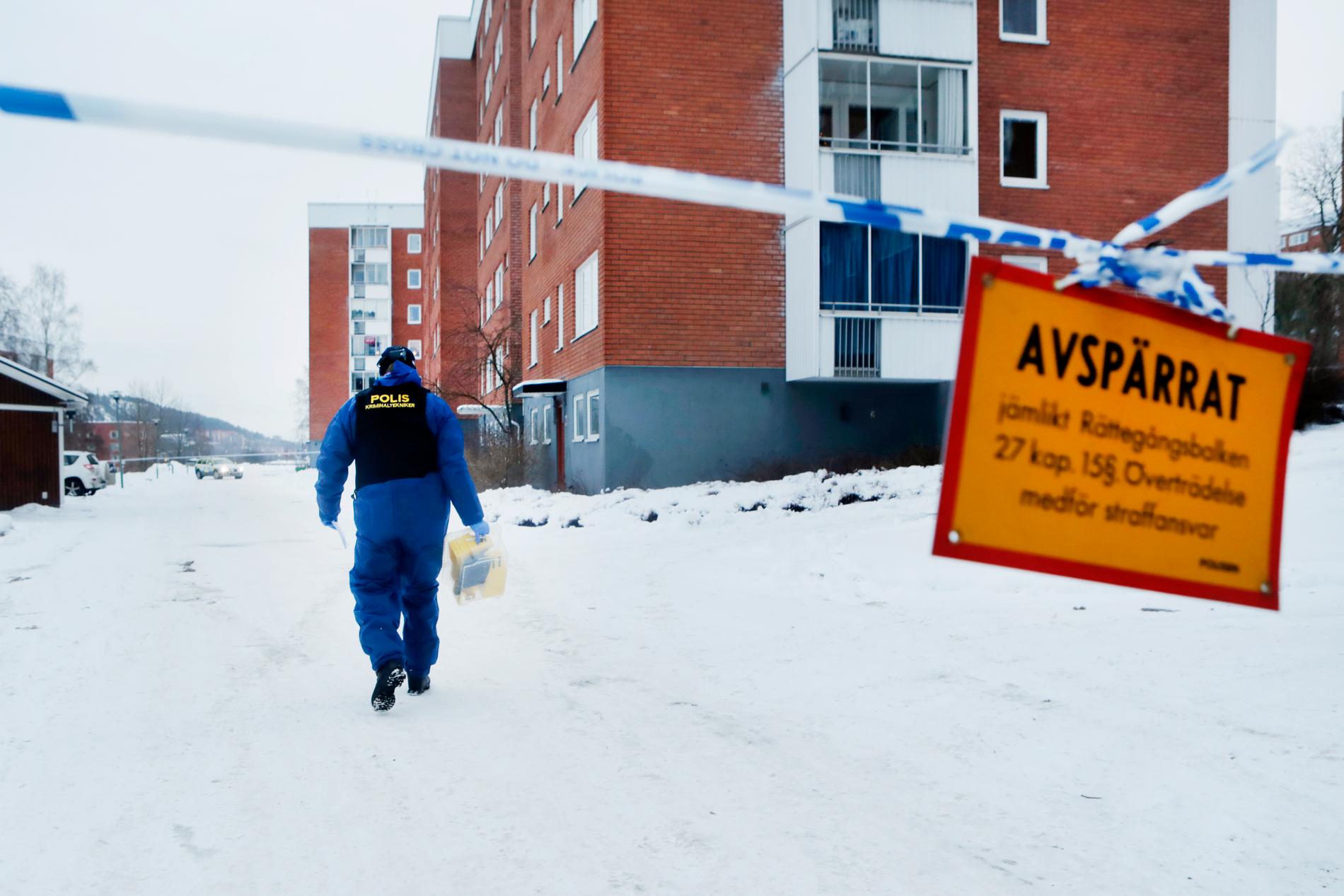Avspärrningen på brottsplatsen i Nacksta i Sundsvall i december förra året.