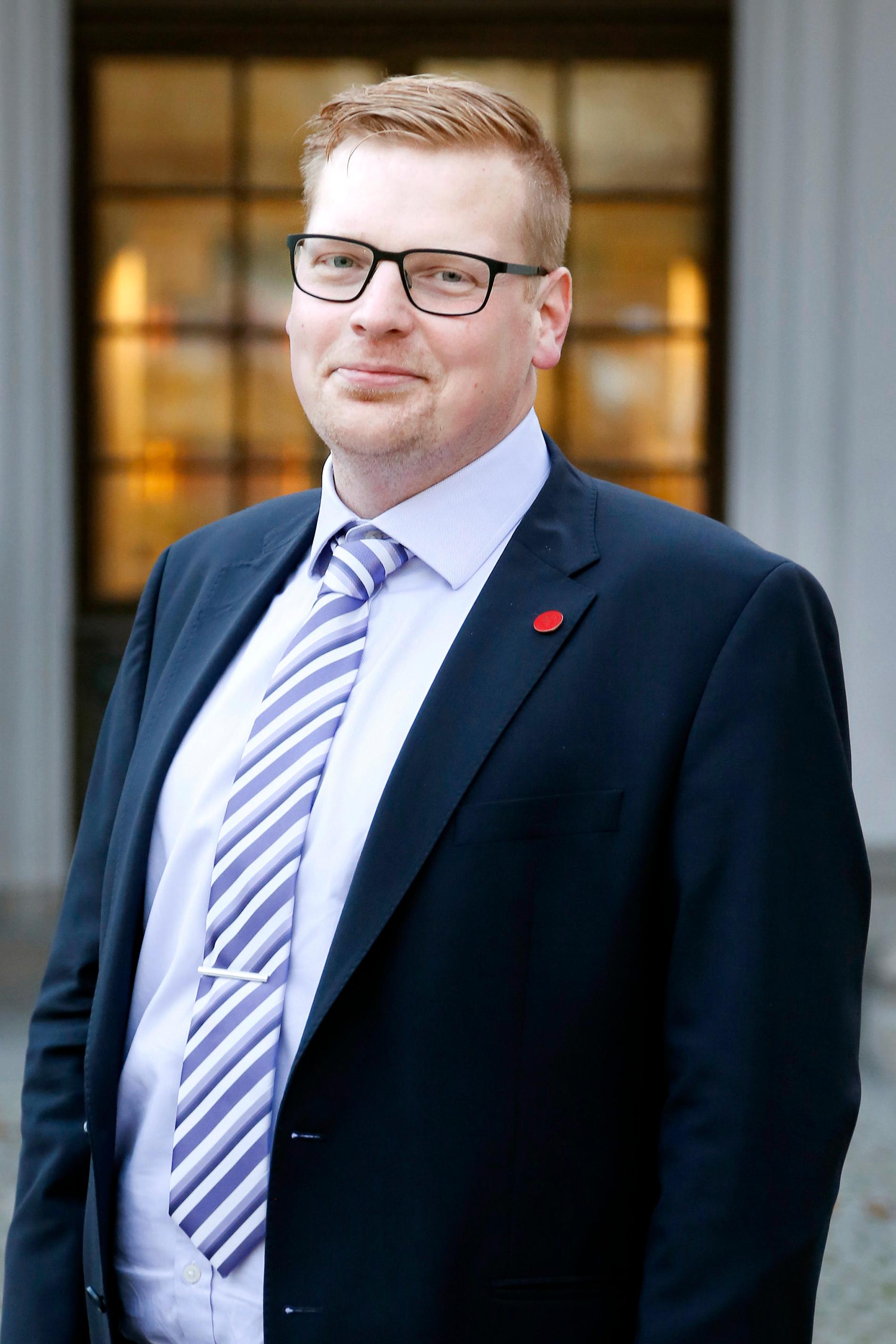 Robert Johansson (S), landstingspolitiker och personalpolitisk talesperson, är kritisk. 