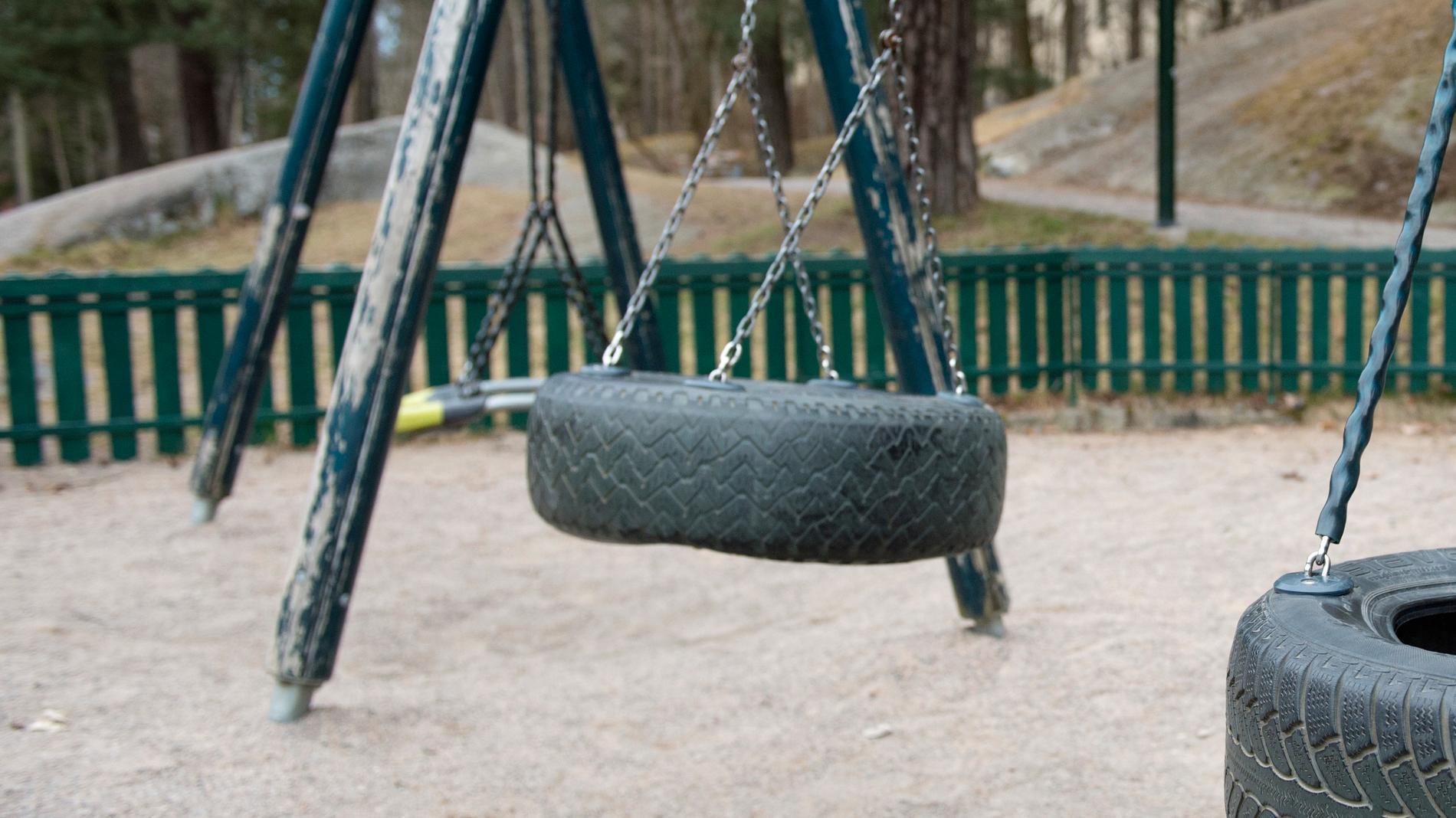 En gungställning, en vippgunga och lekgris har stulits från en lekplats i Smedbyparken i Huskvarna. Flera personer misstänks vara inblandade. Arkivbild.