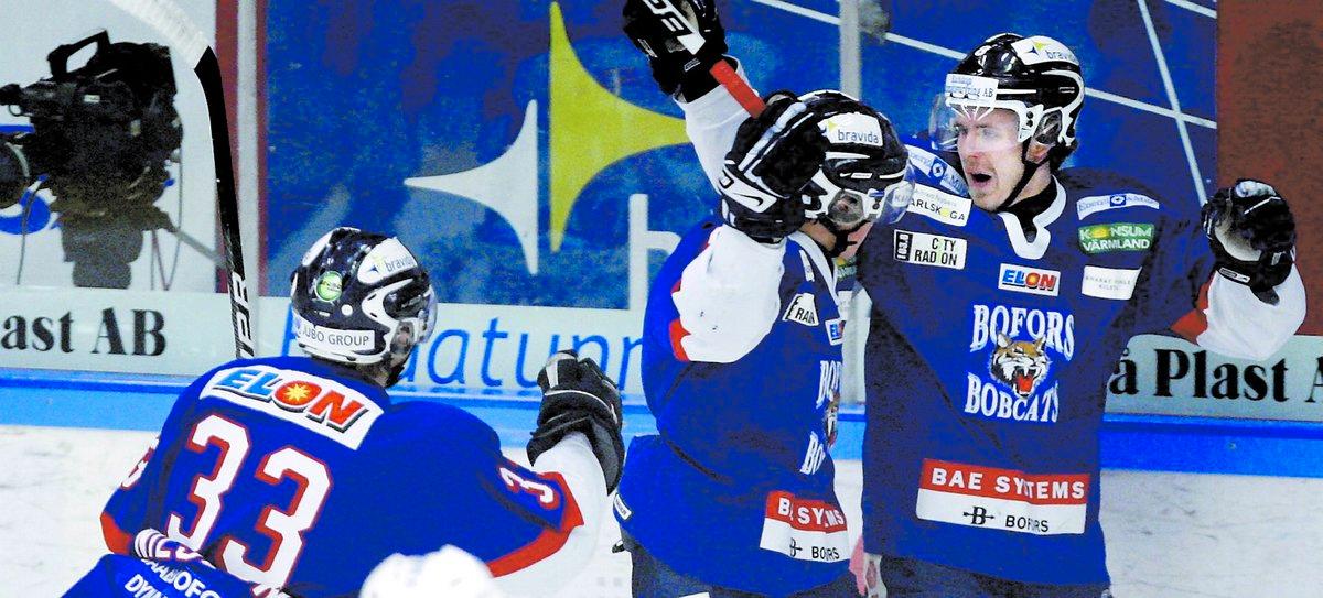 Bofors vann skotten med 50–16 men förlorade matchen mot Växjö med 4–3. Trots det är laget ny serieledare i hockeyallsvenskan.