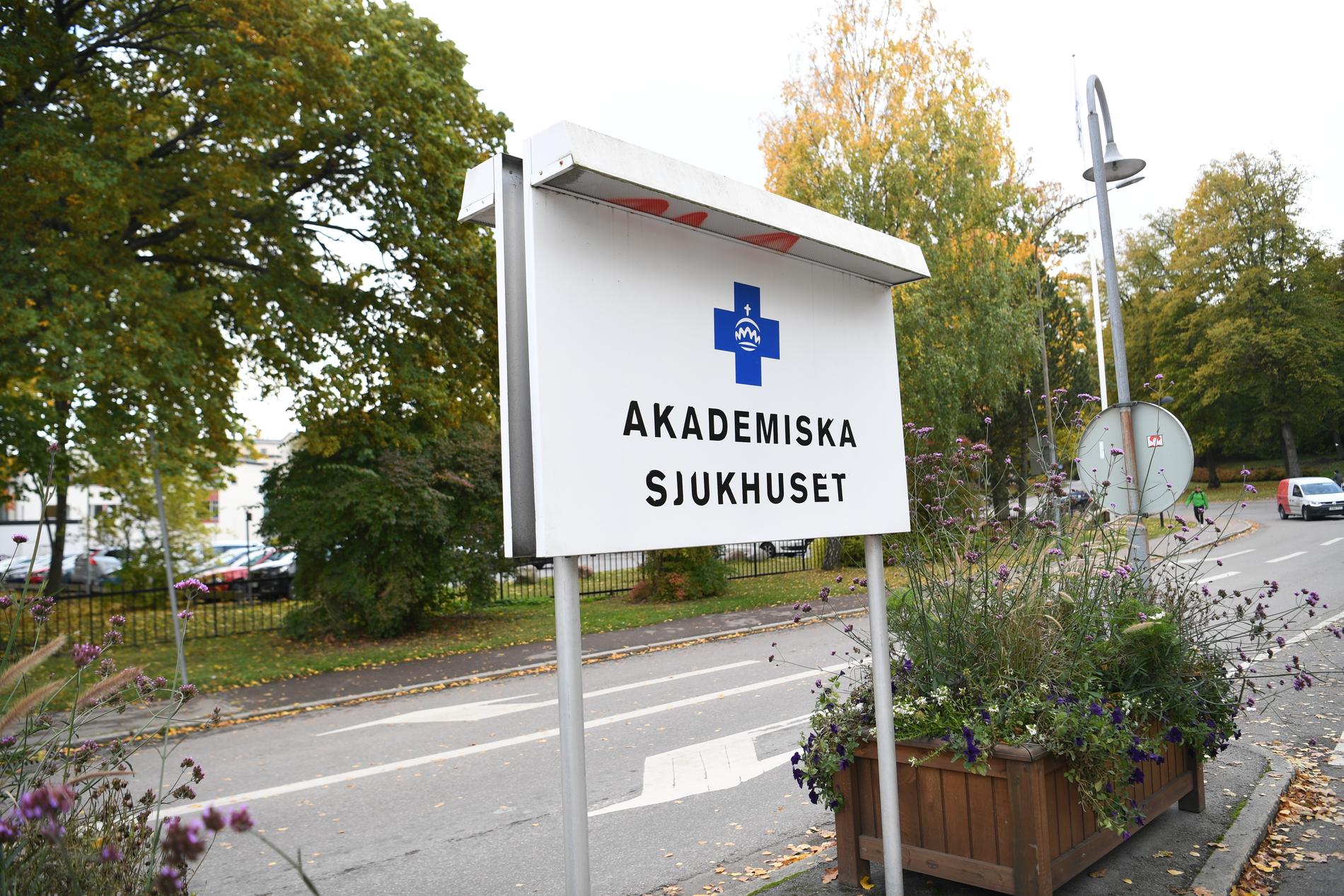 Personal vid Akademiska sjukhuset i Uppsala har fått belastningsskador av de gasmasker som användes tidigare under coronapandemin. Arkivbild.