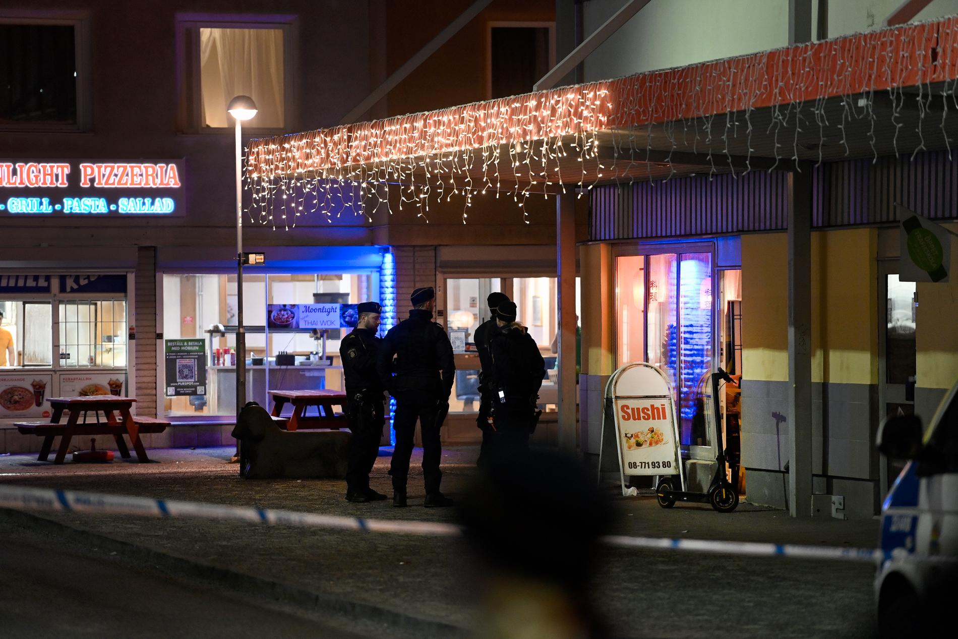 En 15-årig pojke sköts ihjäl på en sushirestaurang i Skogås centrum den 28 januari.