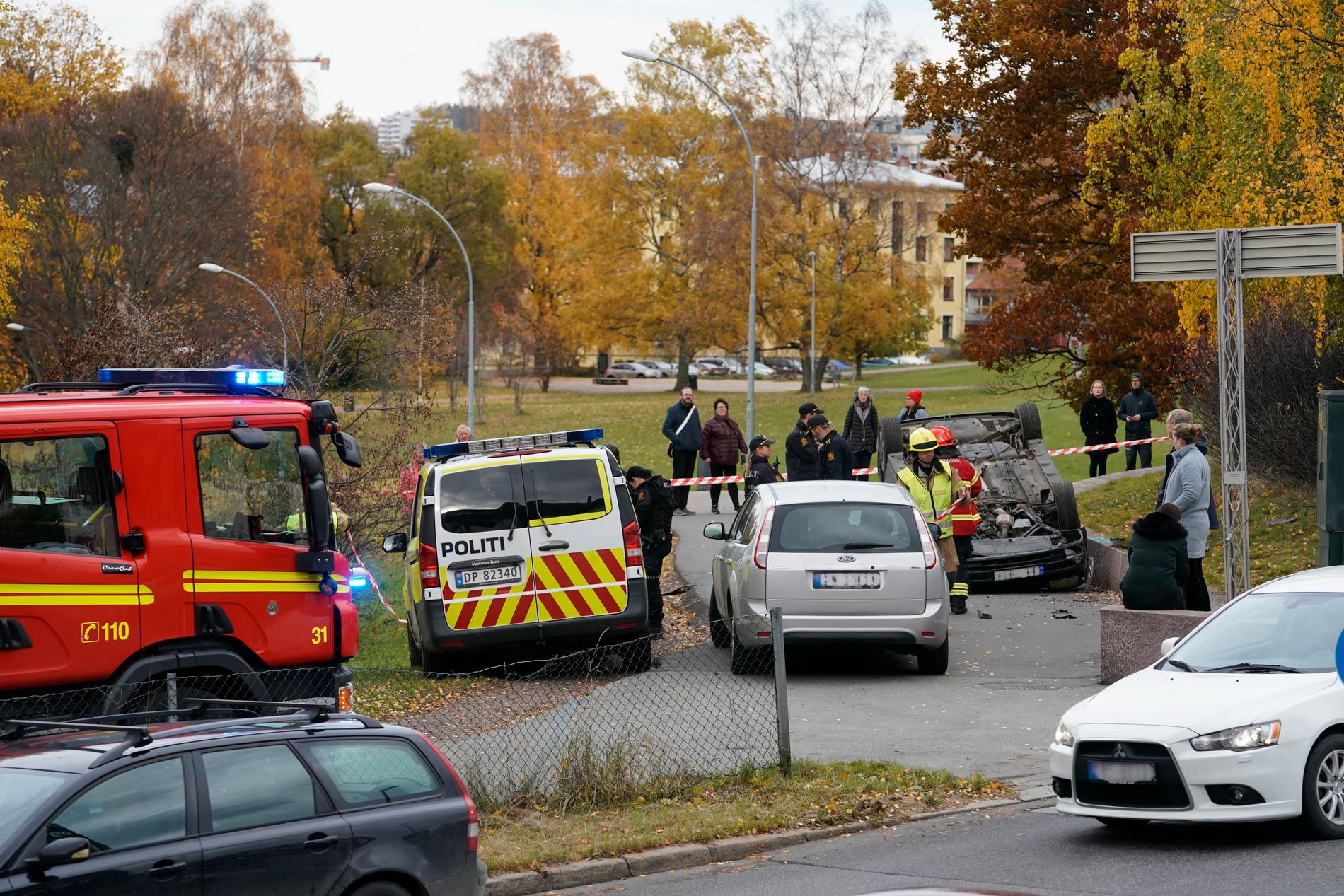 En beväpnad man har stulit en ambulans i Oslo.