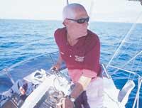 Skepparen Virgilio Gavina kan visa upp flera ärr från hajattacker.