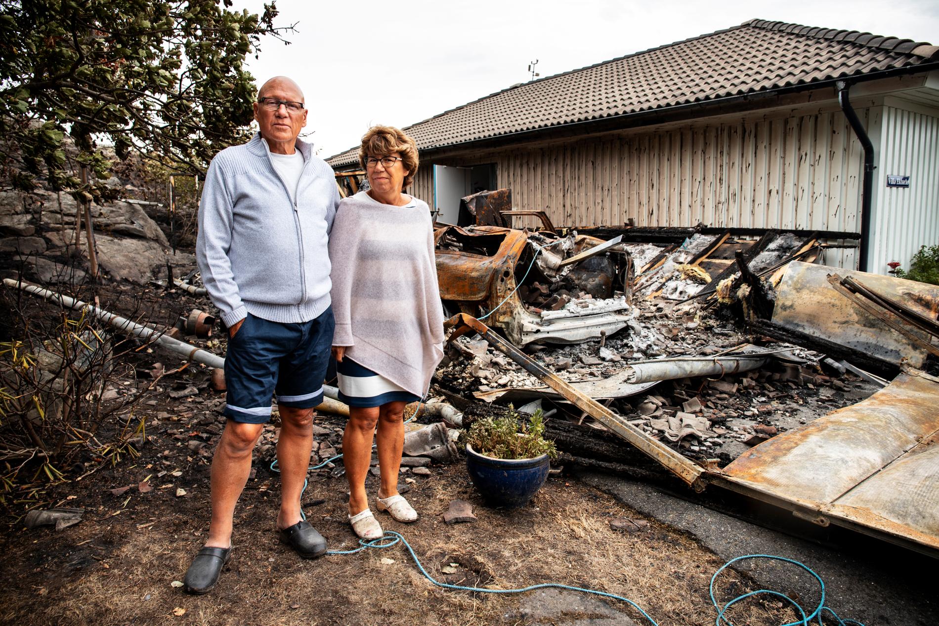 Lasse och Anette Karlsson bor på Björkö, där en brand rasade under söndagen. 