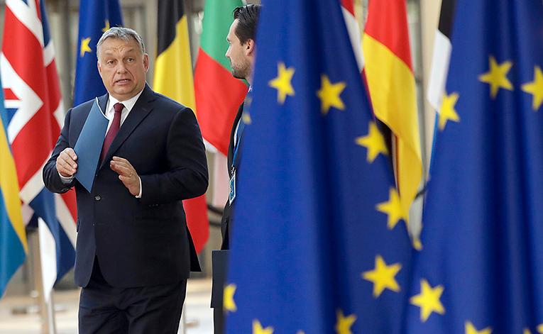 Ungerns premiärminister Viktor Orbáns nationalpopulistiska politik används som handbok för sverigedemokrater och liknande krafter runt om i Europa.