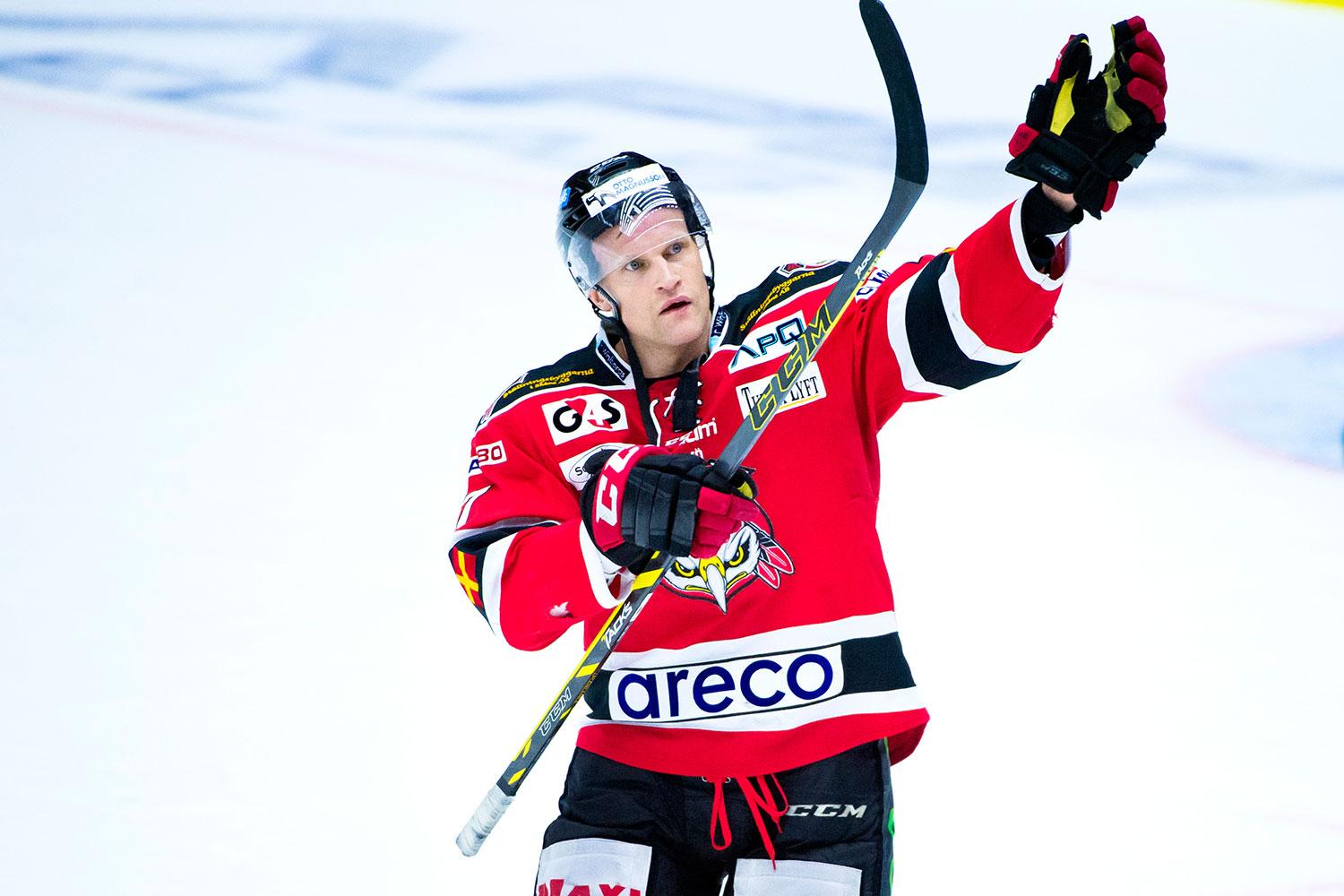 Tjärnqvist i Malmö-tröjan under föregående säsong.