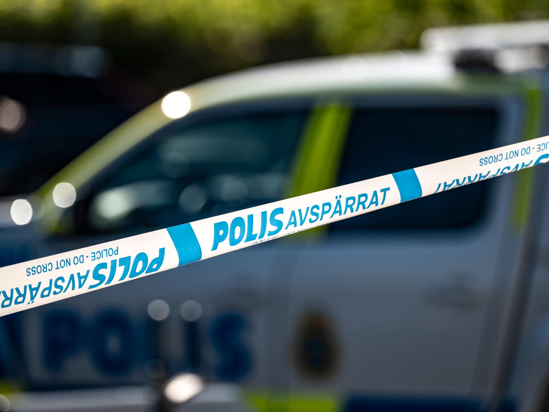 Lägenhetsdörr beskjuten i Uppsala