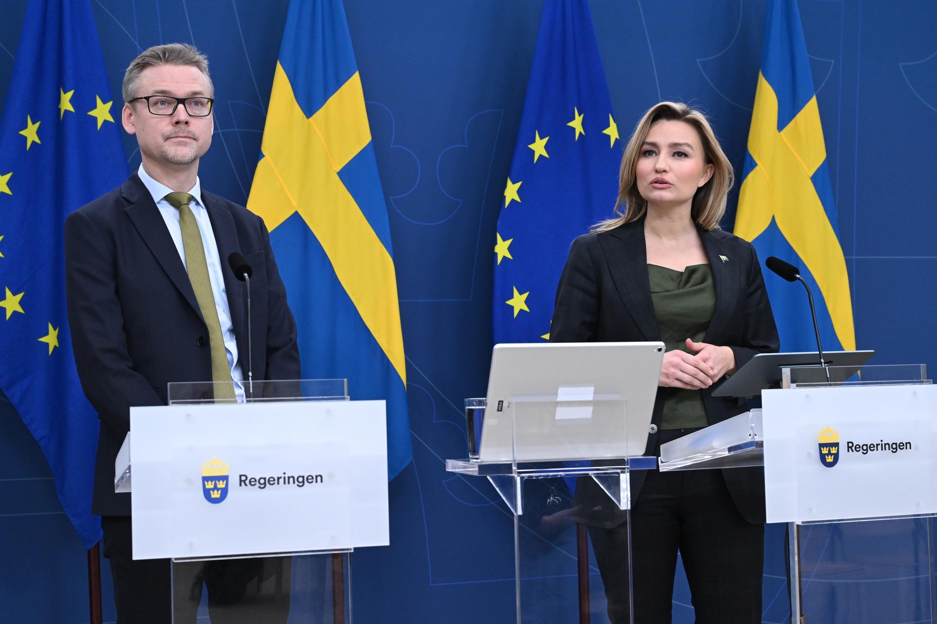 Energi- och näringsminister Ebba Busch (KD) under torsdagens pressträff på regeringskansliet Rosenbad. Regeringen har tillsatt Carl Berglöf som nationell kärnkraftssamordnare.