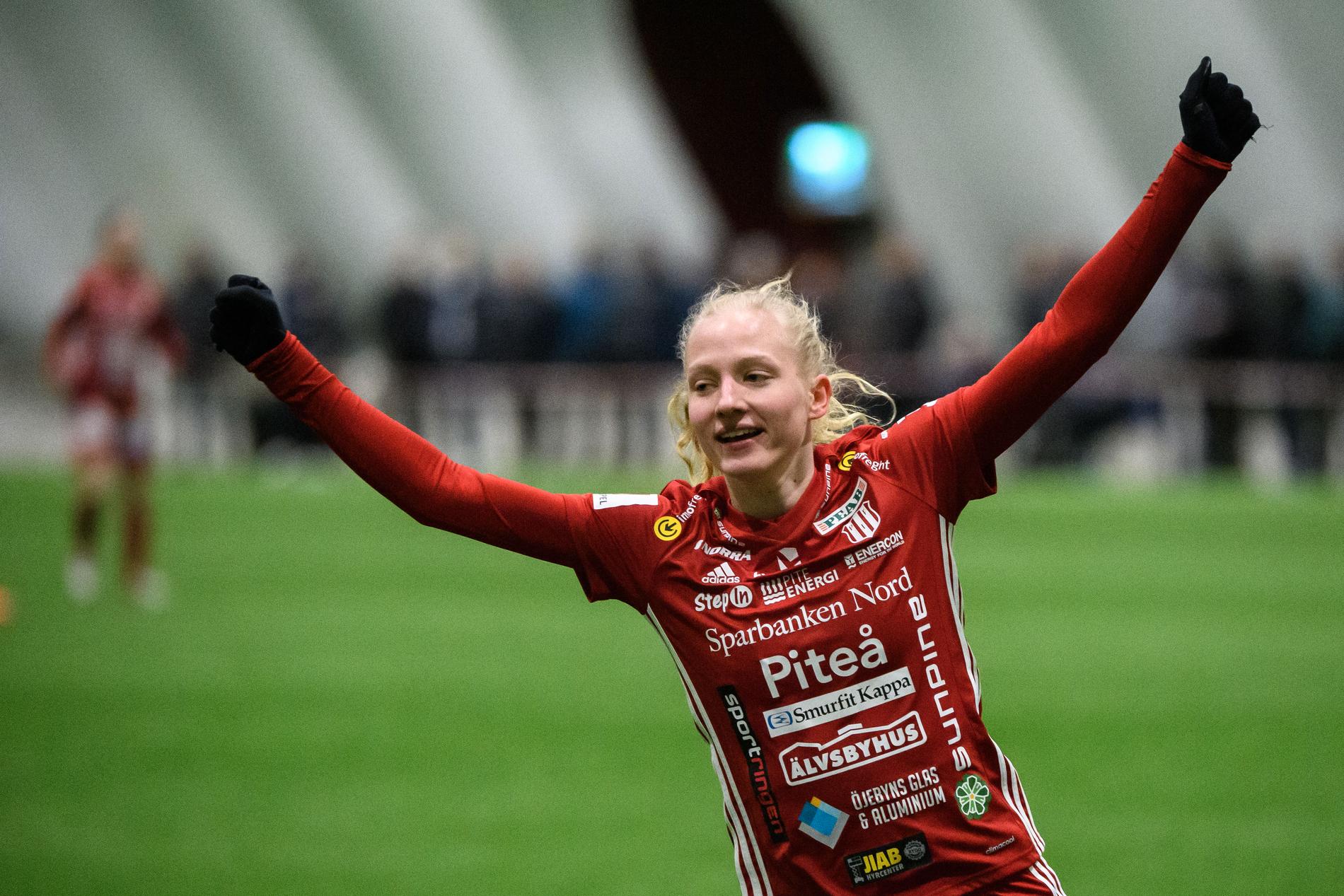 Astrid Larsson går från Hammarby till Piteå