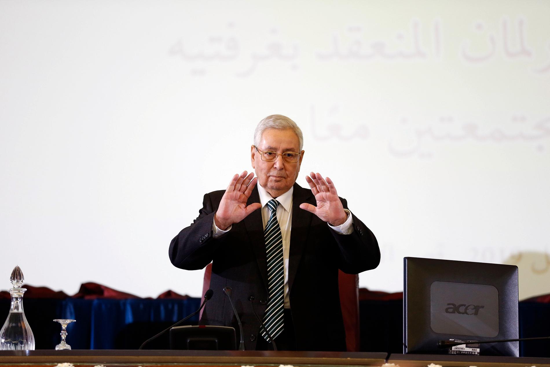 Algeriets interimspresident Abdelkader Bensalah vill att det ska hållas samtal för att ett val ska kunna hållas i närtid. Arkivbild från den 9 april.