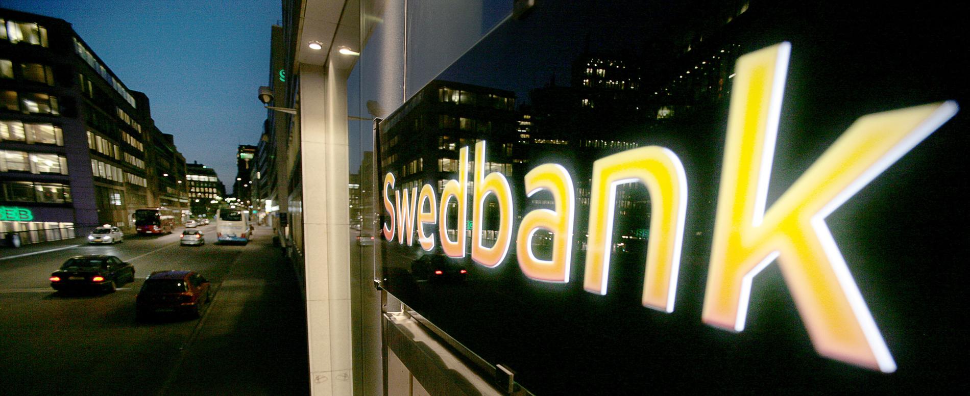På Swedbank vet man inte hur bedragarna har fått tag på kundernas mejladresser.