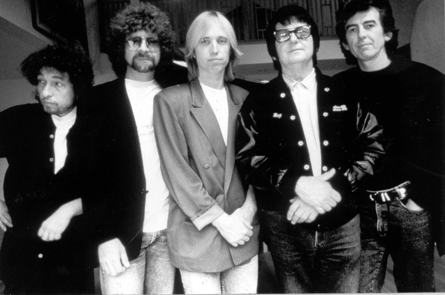 Bandet Traveling Wilburys 1988. Bob Dylan, Jeff Lynne, Tom Petty, Roy Orbison och George Harrison.