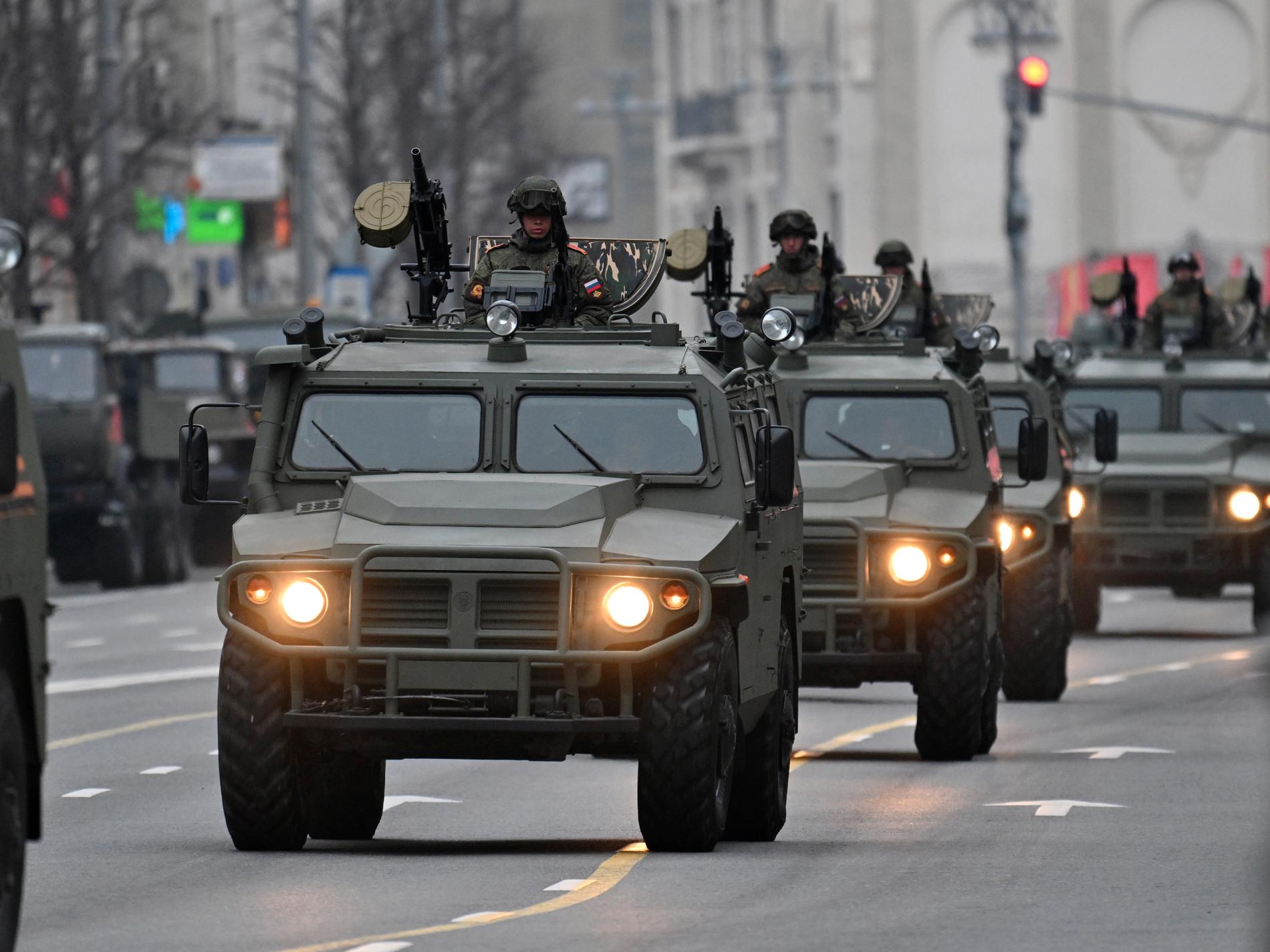 Militärparader i västra Ryssland ställs in