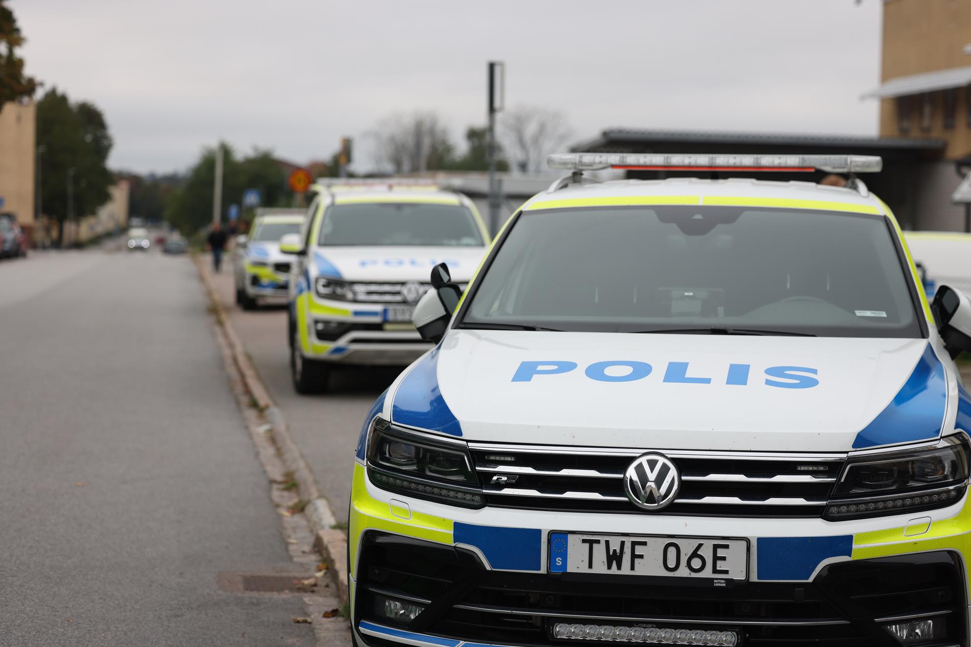 Polis på plats i Uppsala.