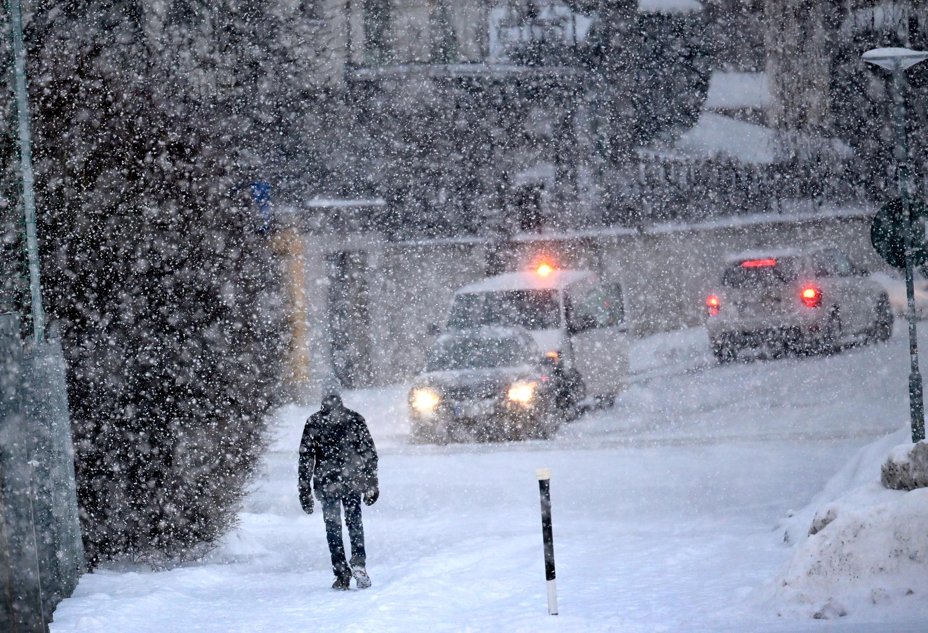 SMHI har utfärdat nio snövarningar. 