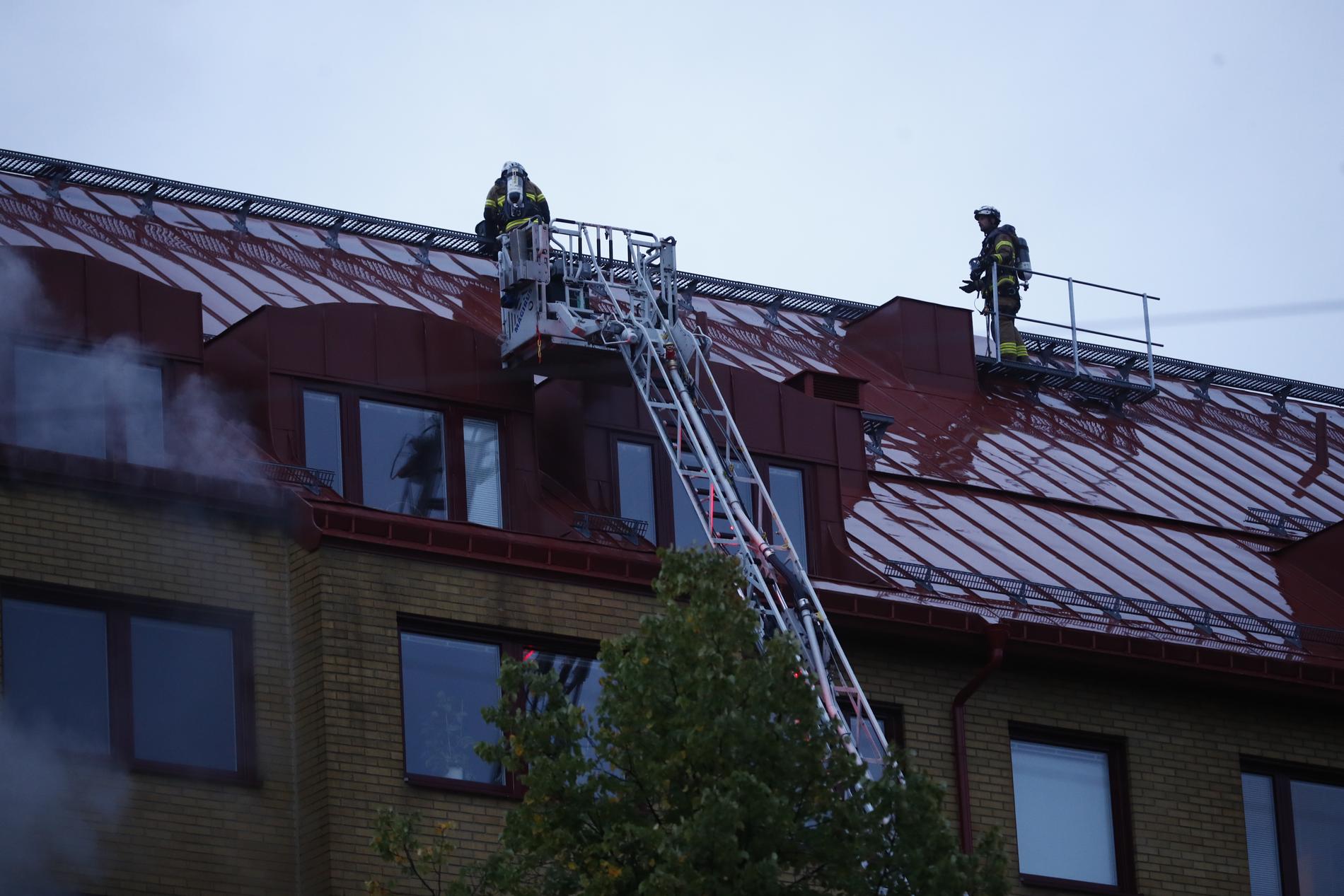 Alla boende har evakuerats ur huset i Annedal i Göteborg där explosionen inträffade på tisdagsmorgonen.