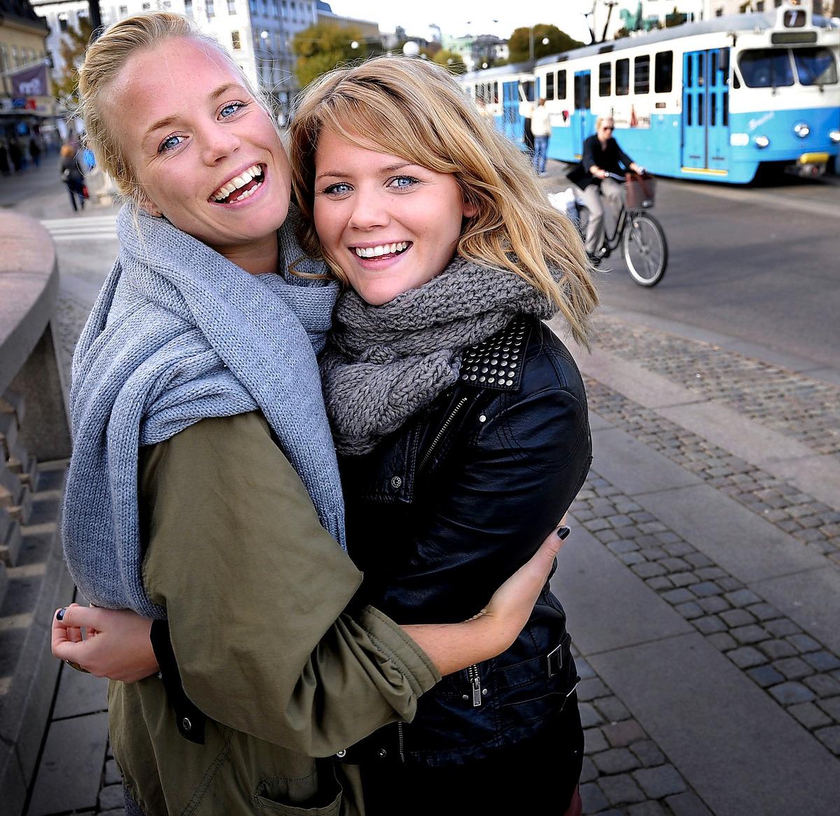 ELDSJÄLAR 2011 Hanna Wekell och Julia Mjörnstedt.