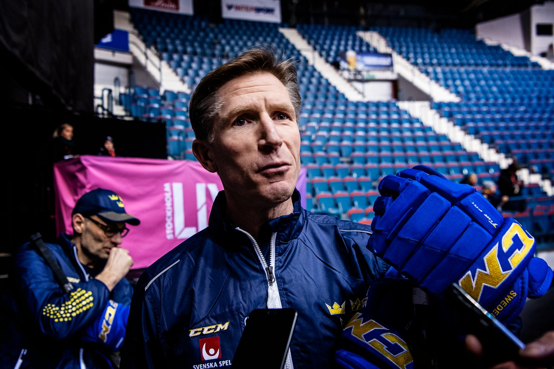 Dave Hakstol, 50, före detta NHL-coach gästcoachar Tre Kronor. 