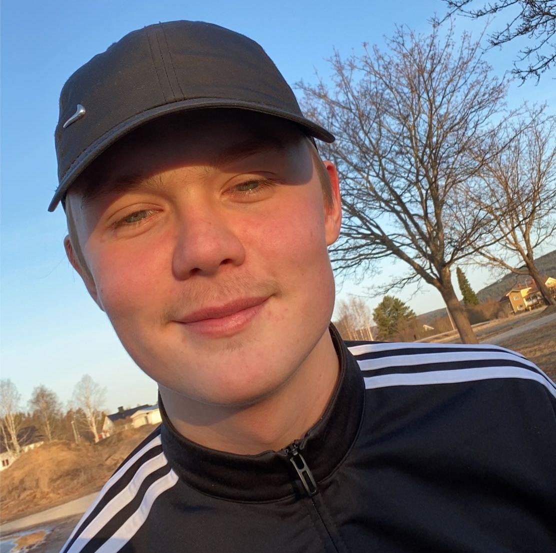 16-årige Emil Idh var en av fyra pojkar som dog i den våldsamma singelolyckan i Sörfors, Sundsvalls kommun. 