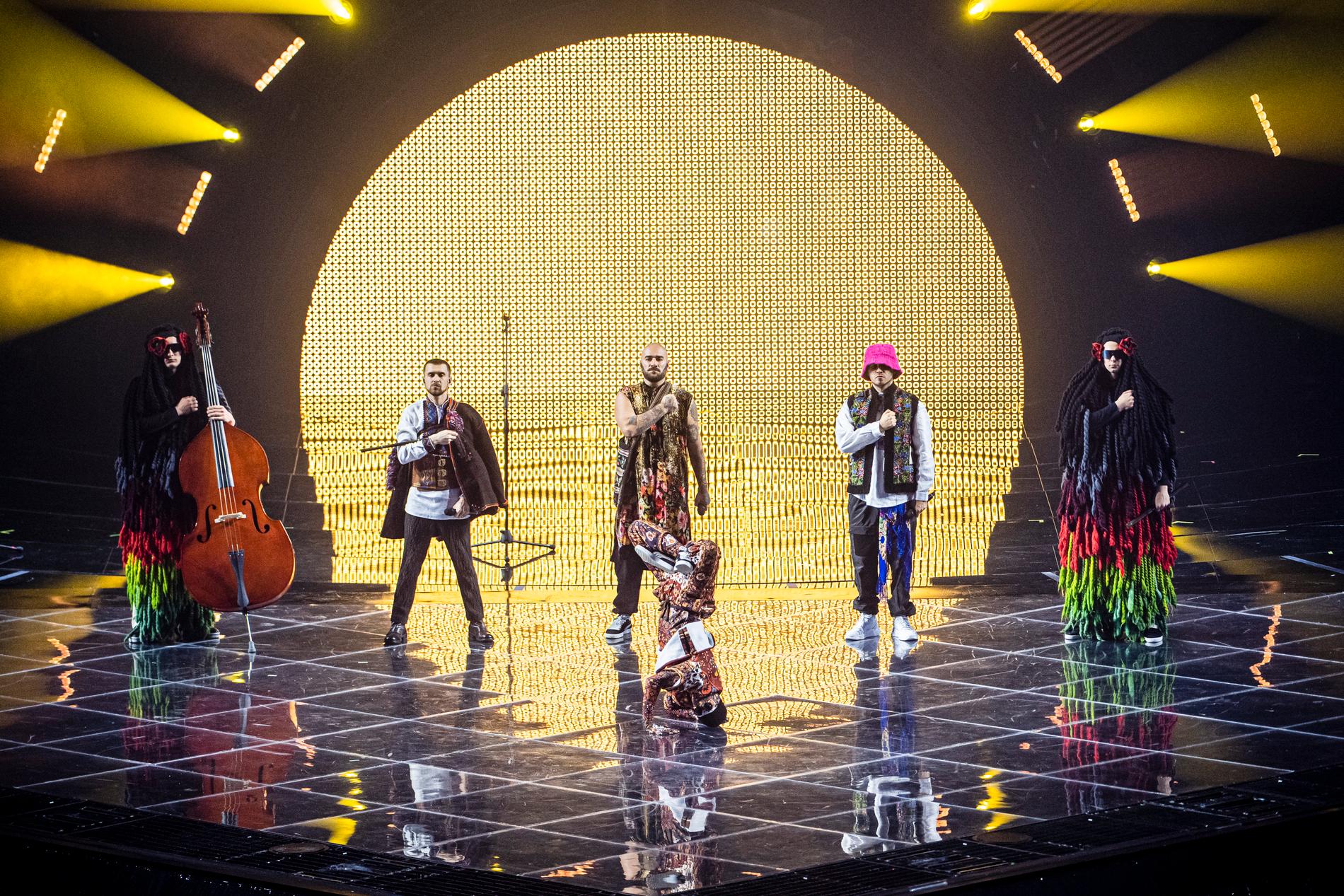 Kalush Orchestra på Eurovisionscenen.