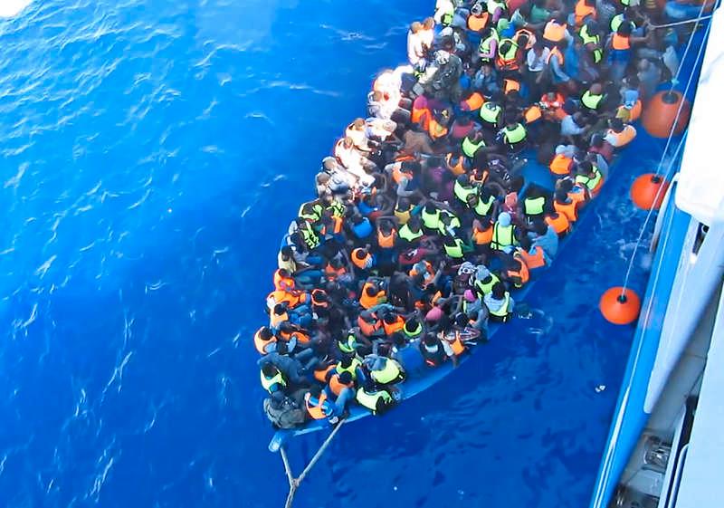 Några av de flyktingar som i förra veckan blev räddade av svenska kustbevakningens fartyg Poseidon i Medelhavet.