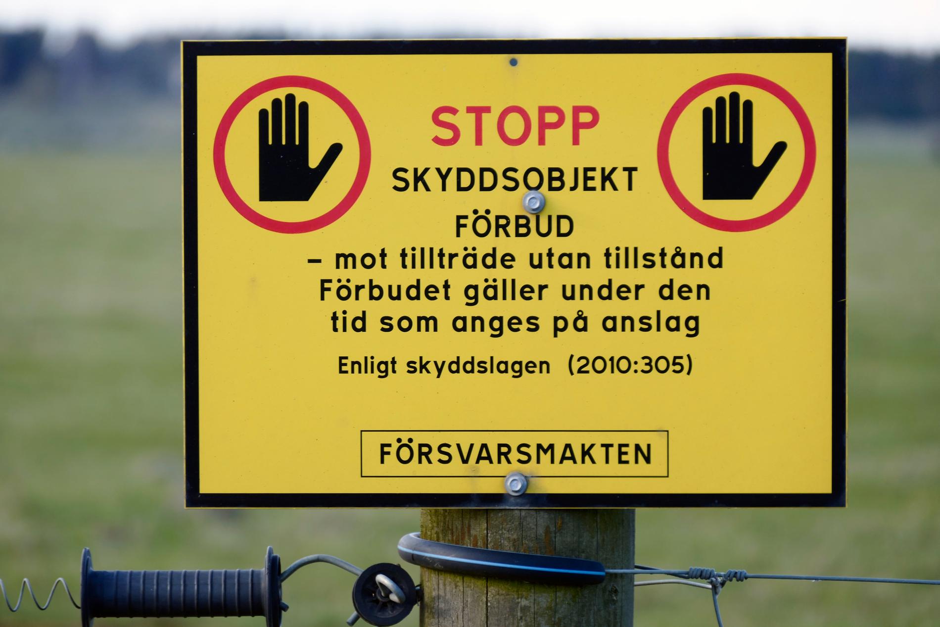En förbudsskylt vid Rinkabyfältet utanför Kristianstad. Arkivbild.
