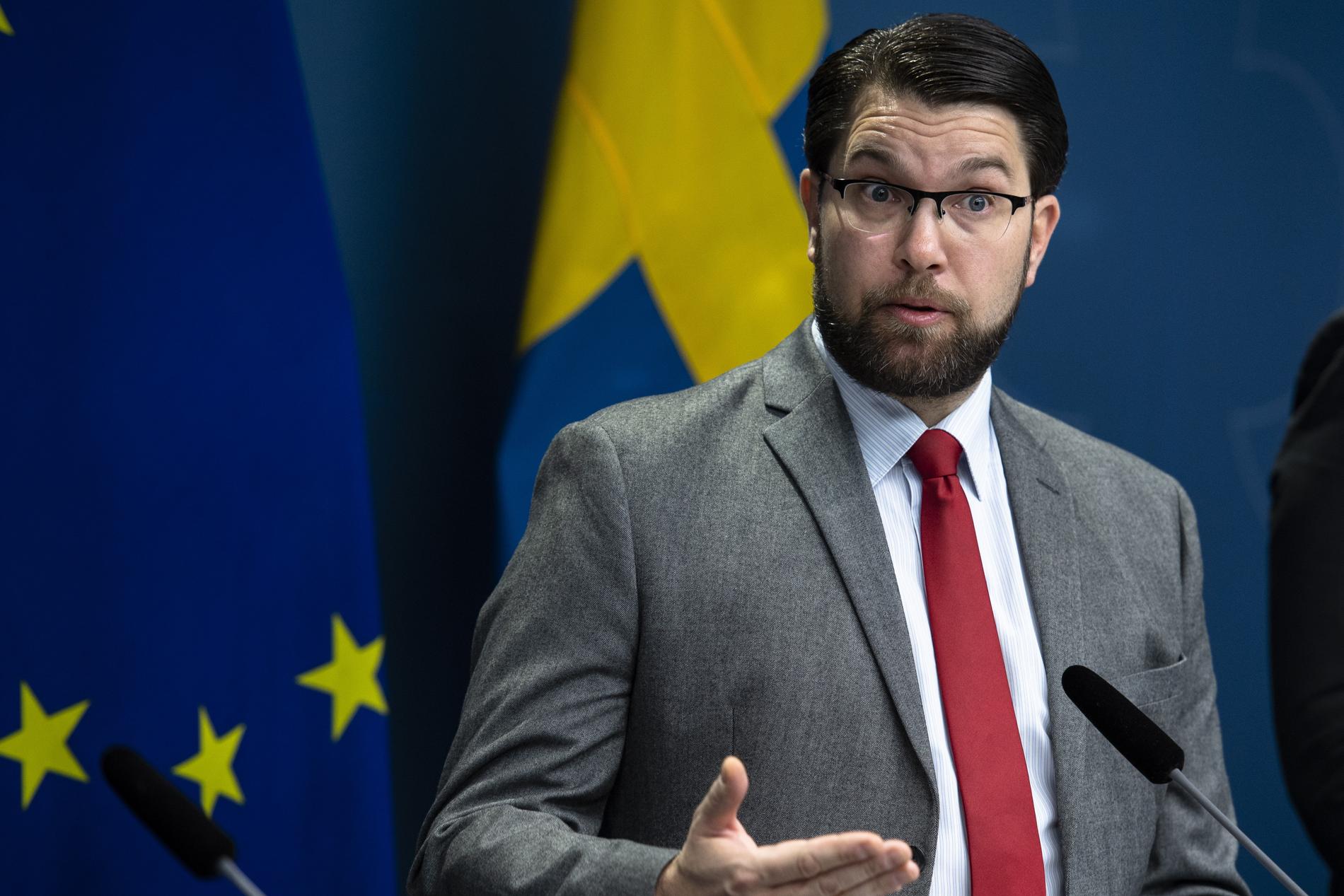 Kommer Jimmie Åkesson (SD) hota med en regeringskris i år?