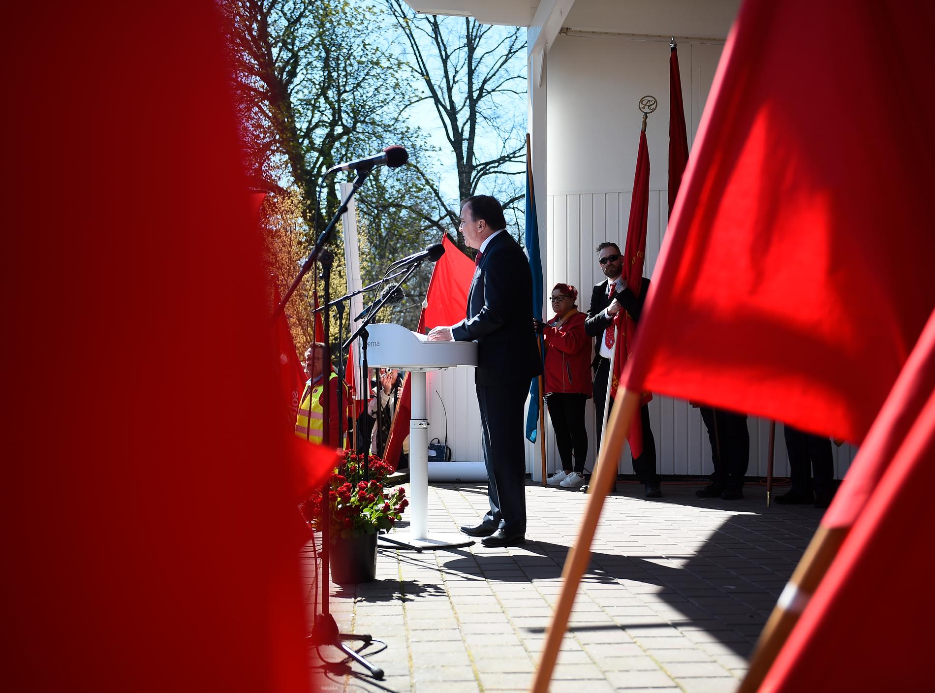 Förra året började statsminister Stefan Löfven (S) första maj med att tala i Slottsparken i Landskrona. Arkivbild.