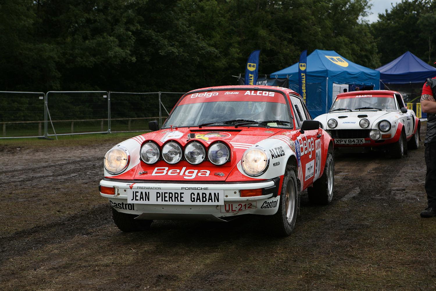 Porsche har även varit med och tävlat i de lerigare tävlingarna...
