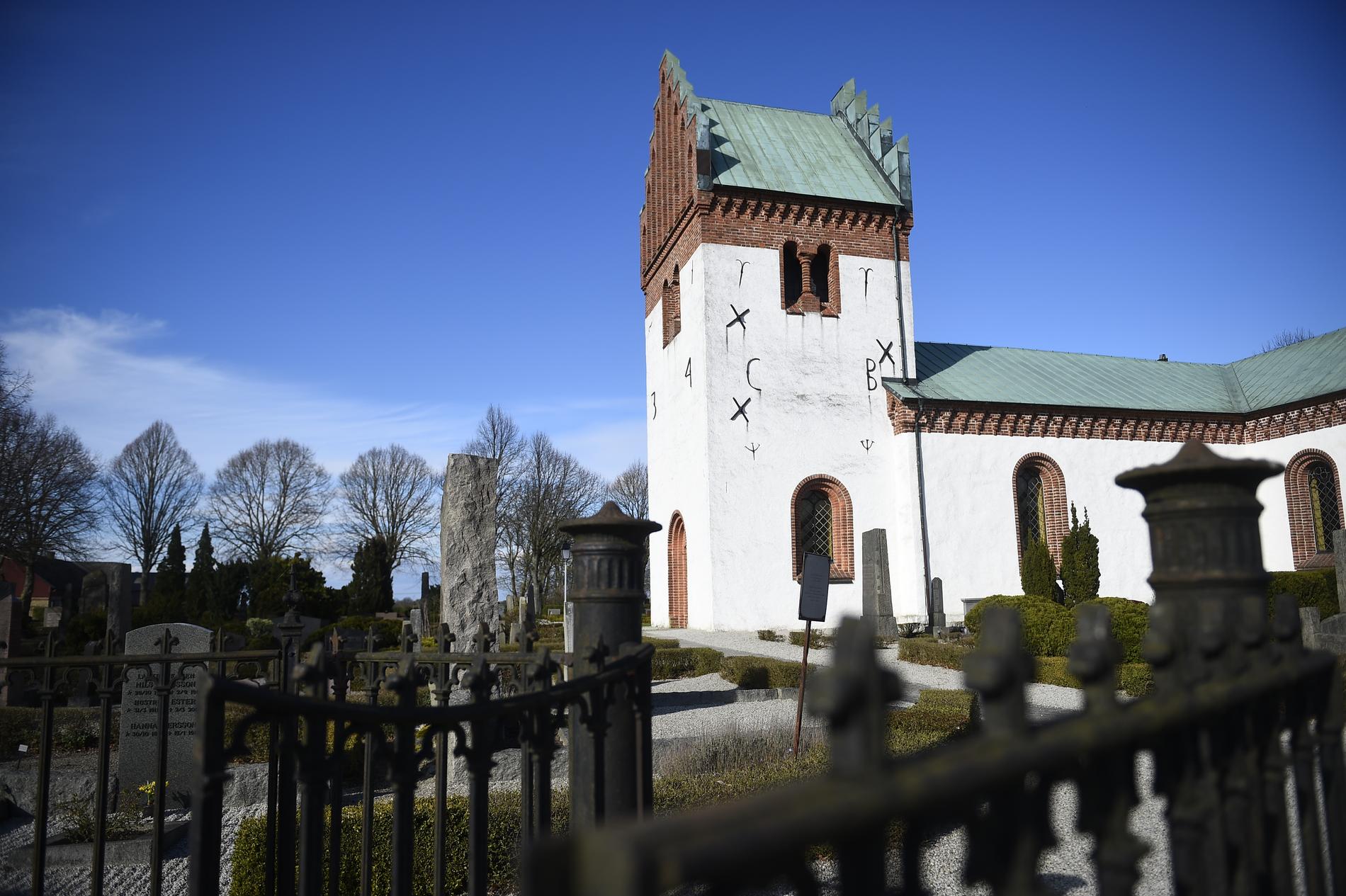 Svenskarna tar allt längre tid på sig mellan dödsfall och begravning. Arkivbild.
